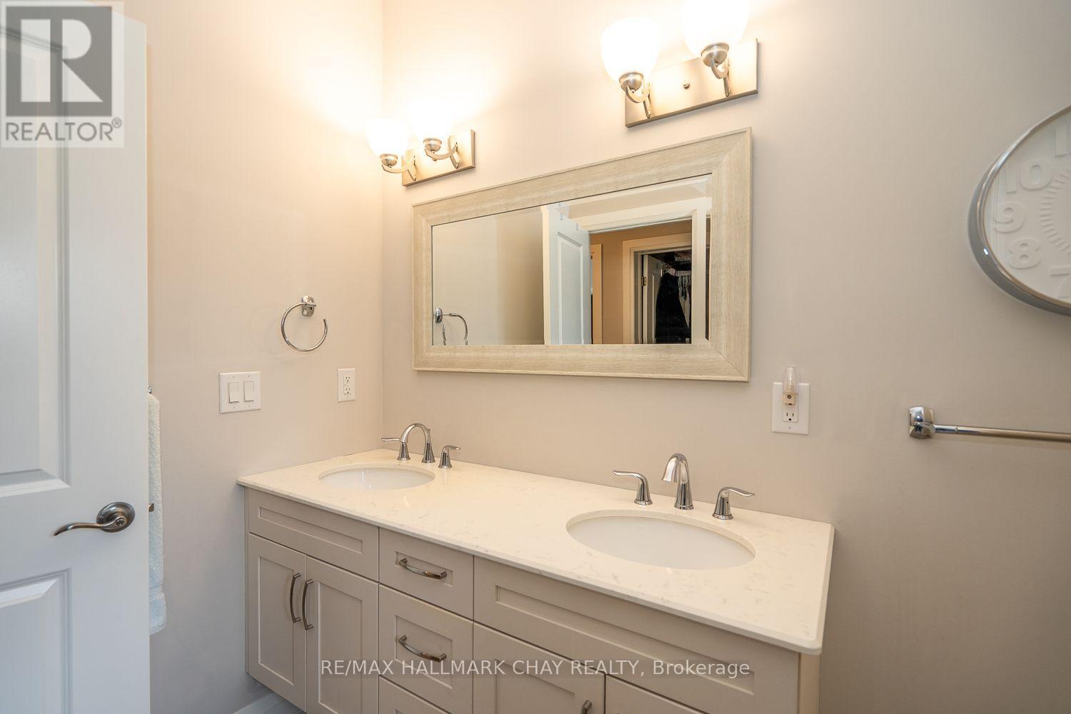 54 Landscape Drive, Oro-Medonte, Ontario  L0L 2L0 - Photo 25 - S12817826