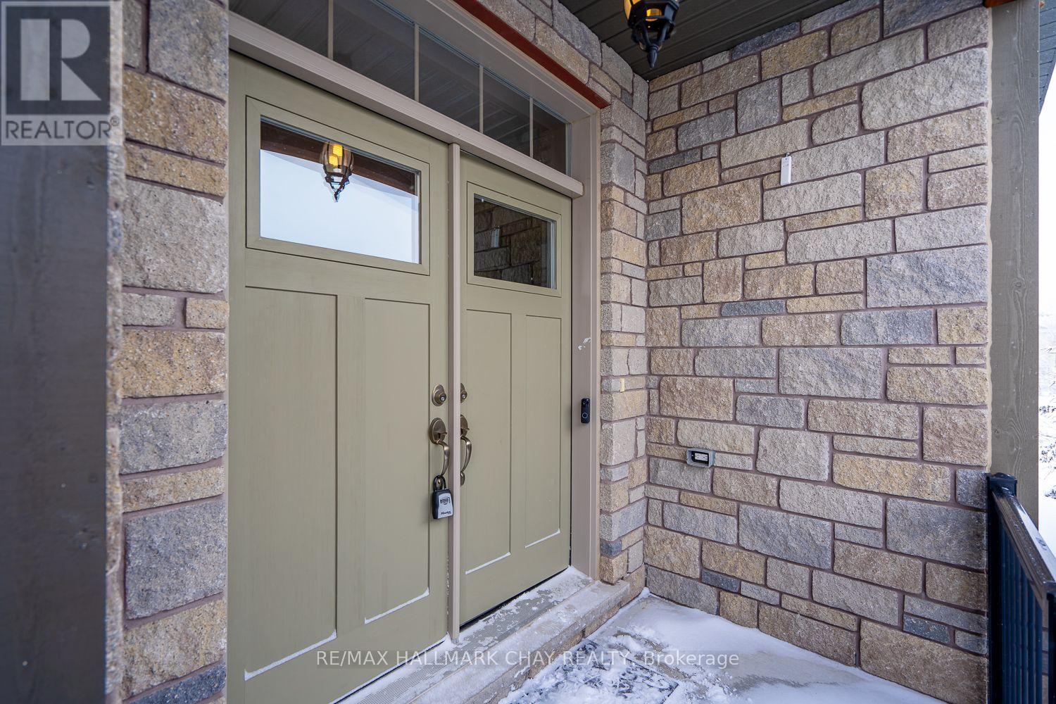 54 Landscape Drive, Oro-Medonte, Ontario  L0L 2L0 - Photo 8 - S12817826