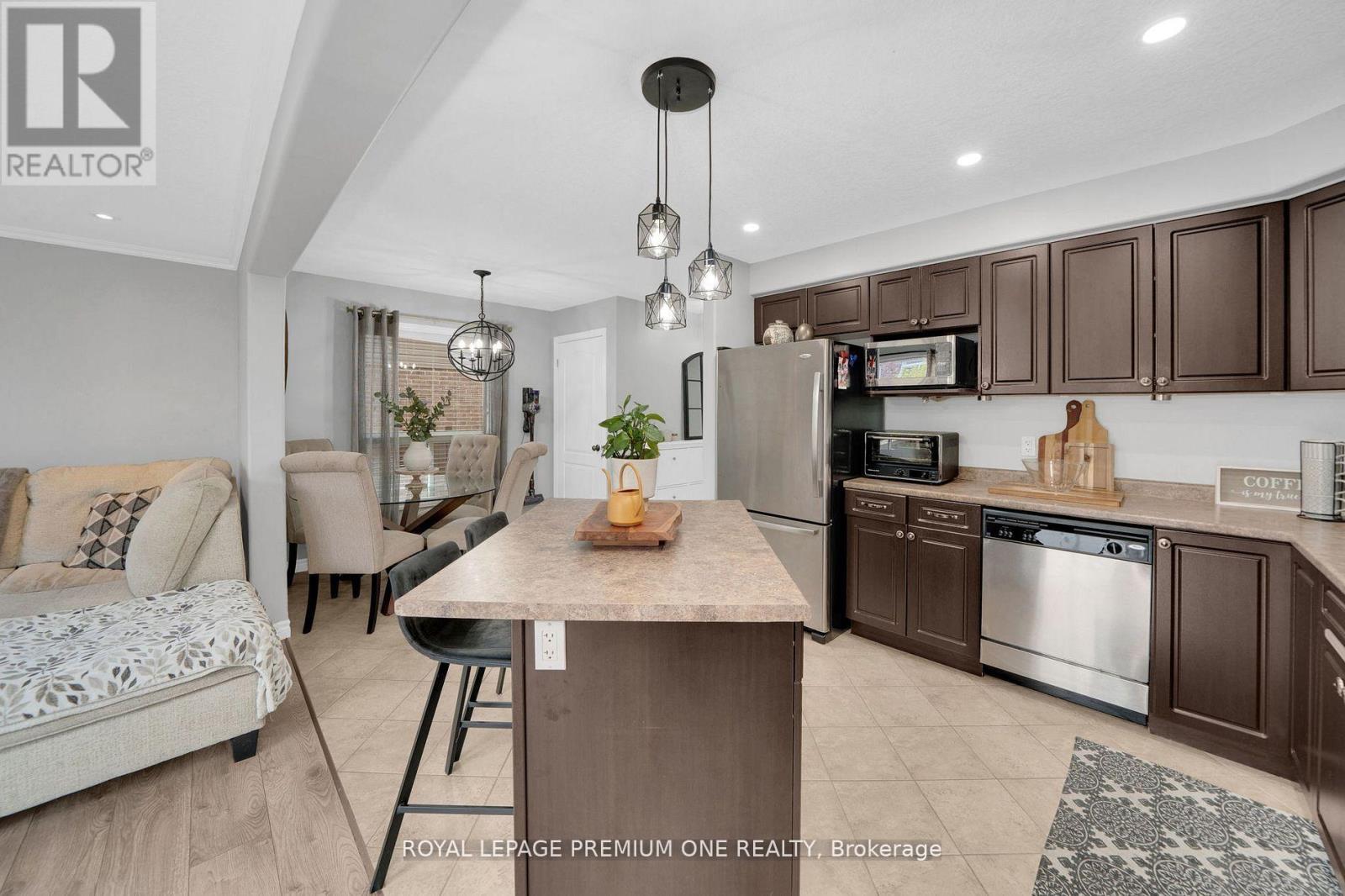 31 Stevenson Street, Essa (Angus), Ontario  L0M 1B6 - Photo 12 - N13063042