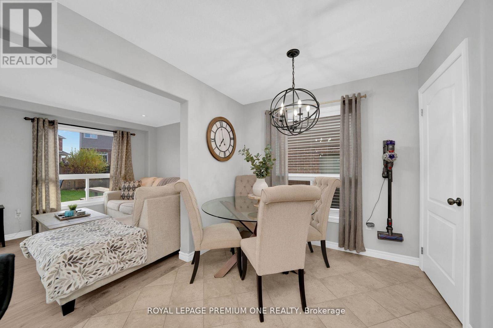 31 Stevenson Street, Essa (Angus), Ontario  L0M 1B6 - Photo 15 - N13063042