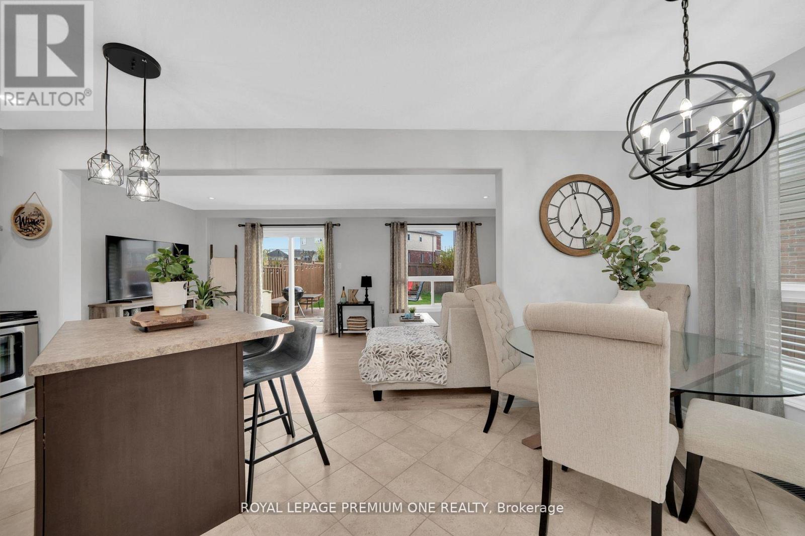 31 Stevenson Street, Essa (Angus), Ontario  L0M 1B6 - Photo 9 - N13063042