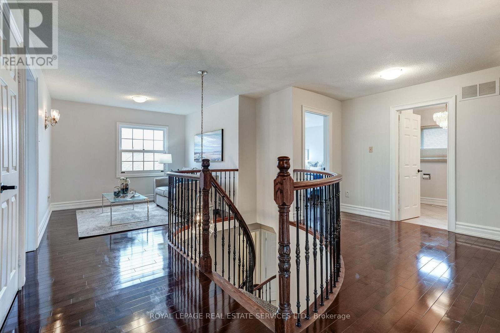 9 Morrison Creek Crescent, Oakville, Ontario  L6H 4C2 - Photo 20 - W12985370