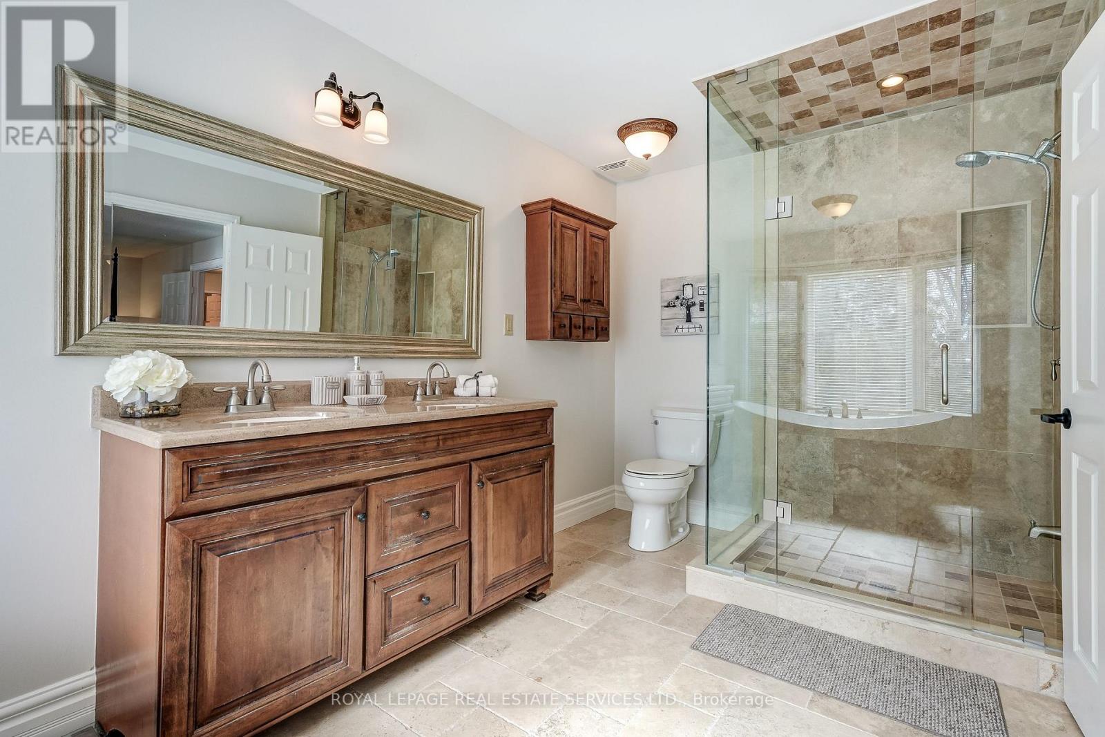 9 Morrison Creek Crescent, Oakville, Ontario  L6H 4C2 - Photo 26 - W12985370