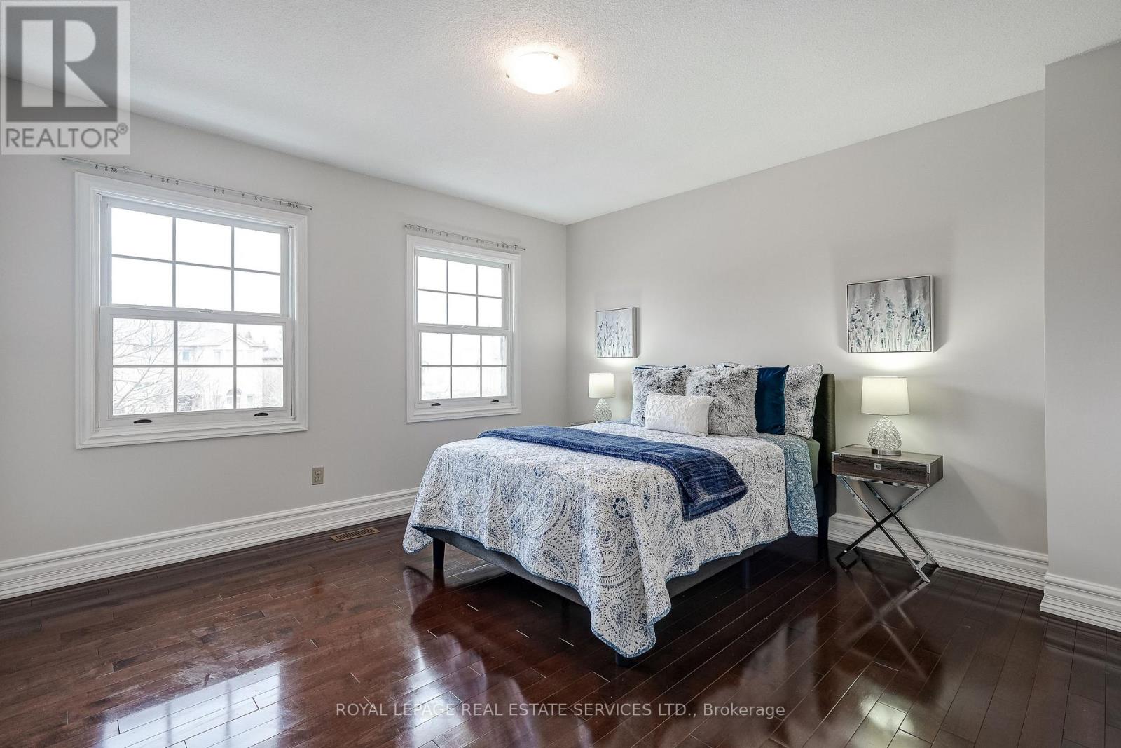 9 Morrison Creek Crescent, Oakville, Ontario  L6H 4C2 - Photo 28 - W12985370
