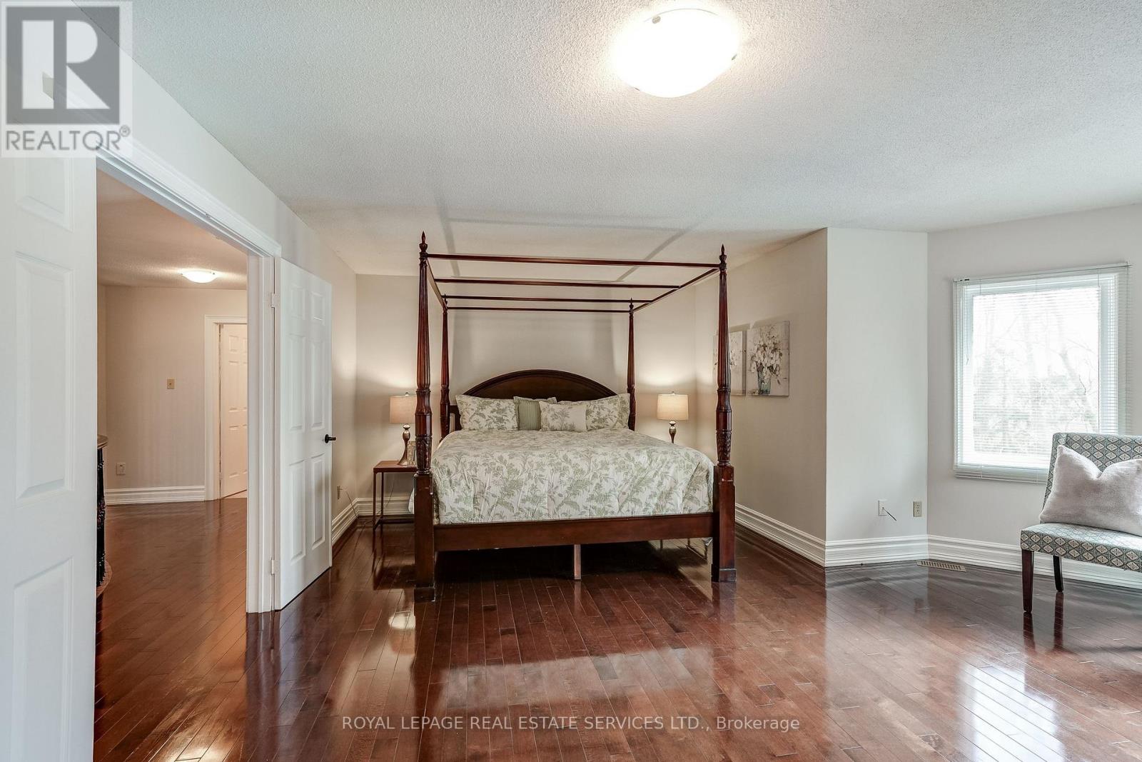 9 Morrison Creek Crescent, Oakville, Ontario  L6H 4C2 - Photo 25 - W12985370