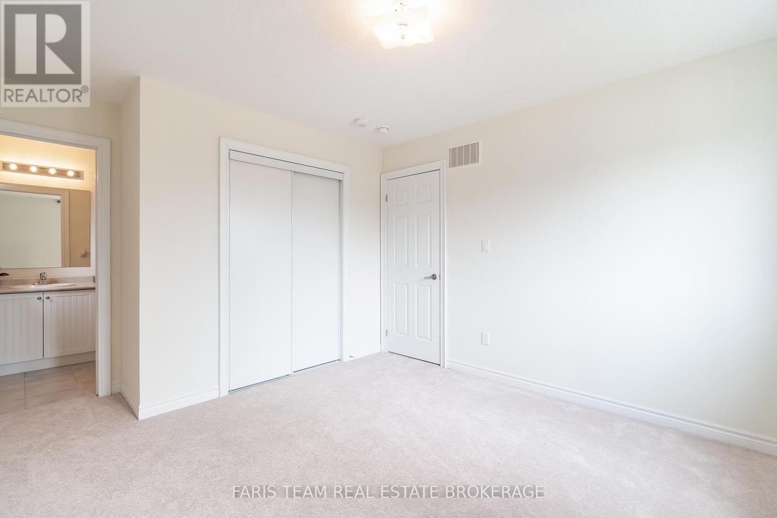 33 Pearl Street, Wasaga Beach, Ontario  L9Z 0G9 - Photo 27 - S13063124