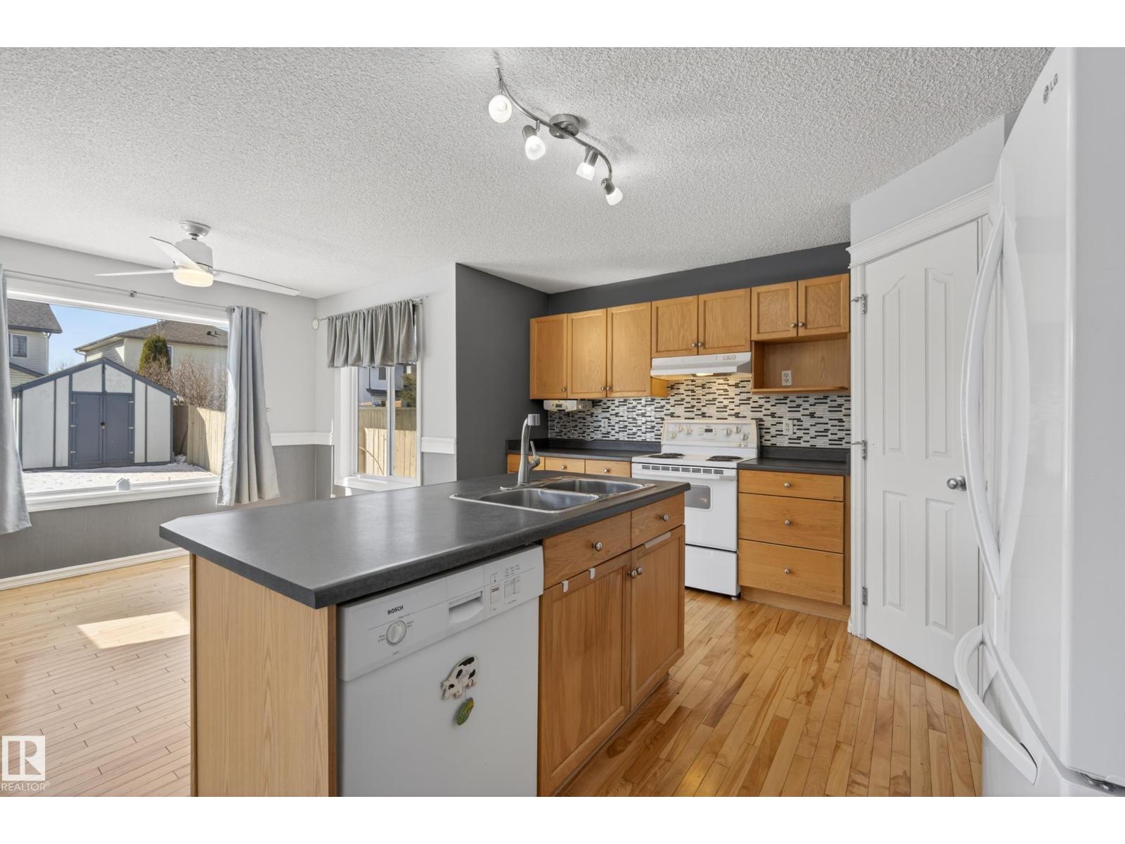 8915 7 Av Sw, Edmonton, Alberta  T6X 1B7 - Photo 15 - E4484855