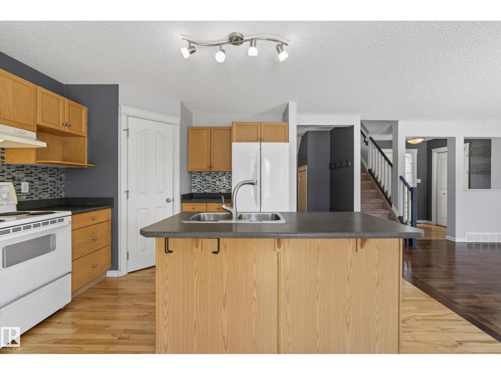8915 7 Av Sw, Edmonton, Alberta  T6X 1B7 - Photo 18 - E4484855