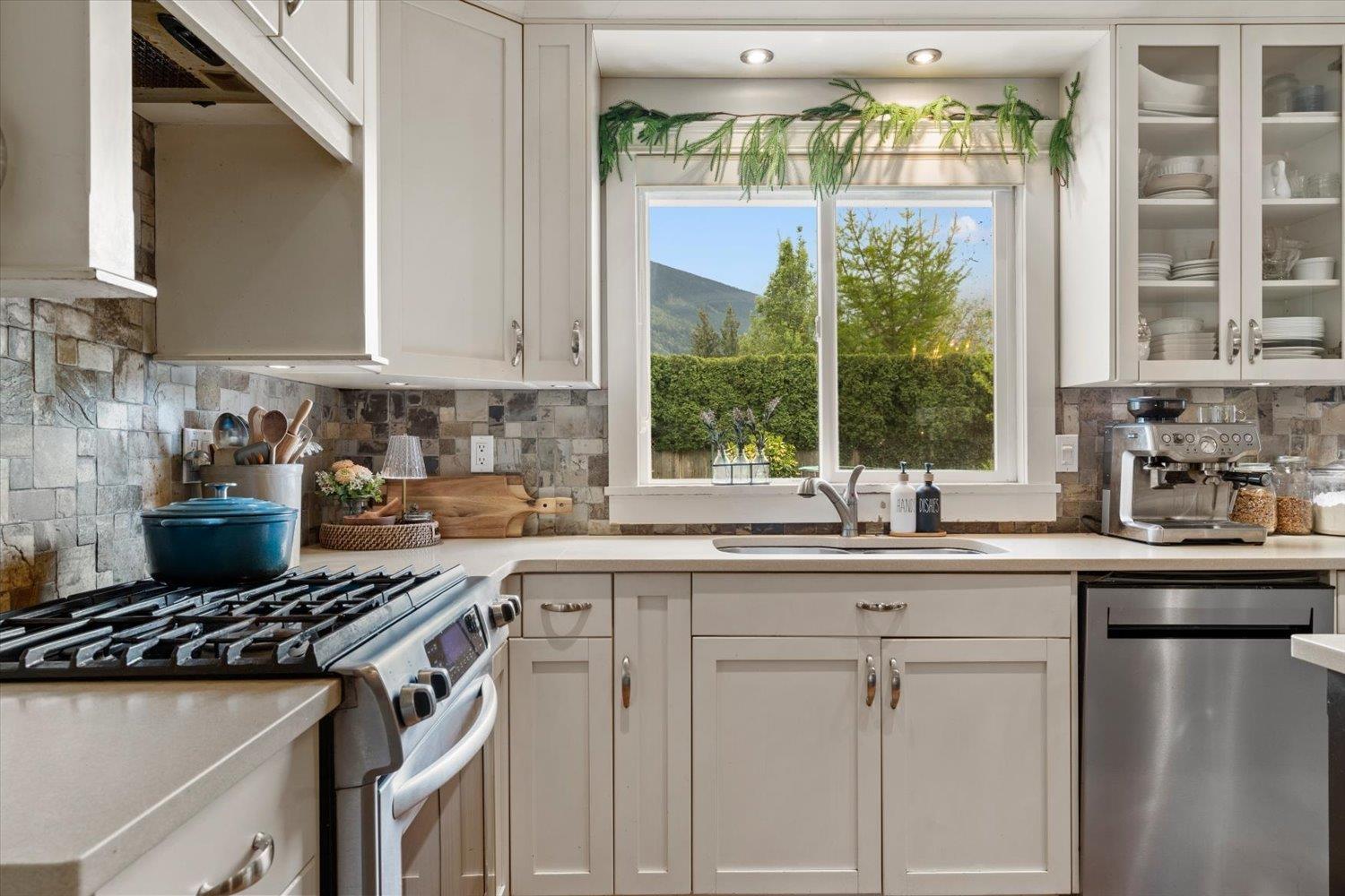 42302 Knox Avenue, Yarrow, Yarrow, British Columbia  V2R 5E1 - Photo 10 - R3117586