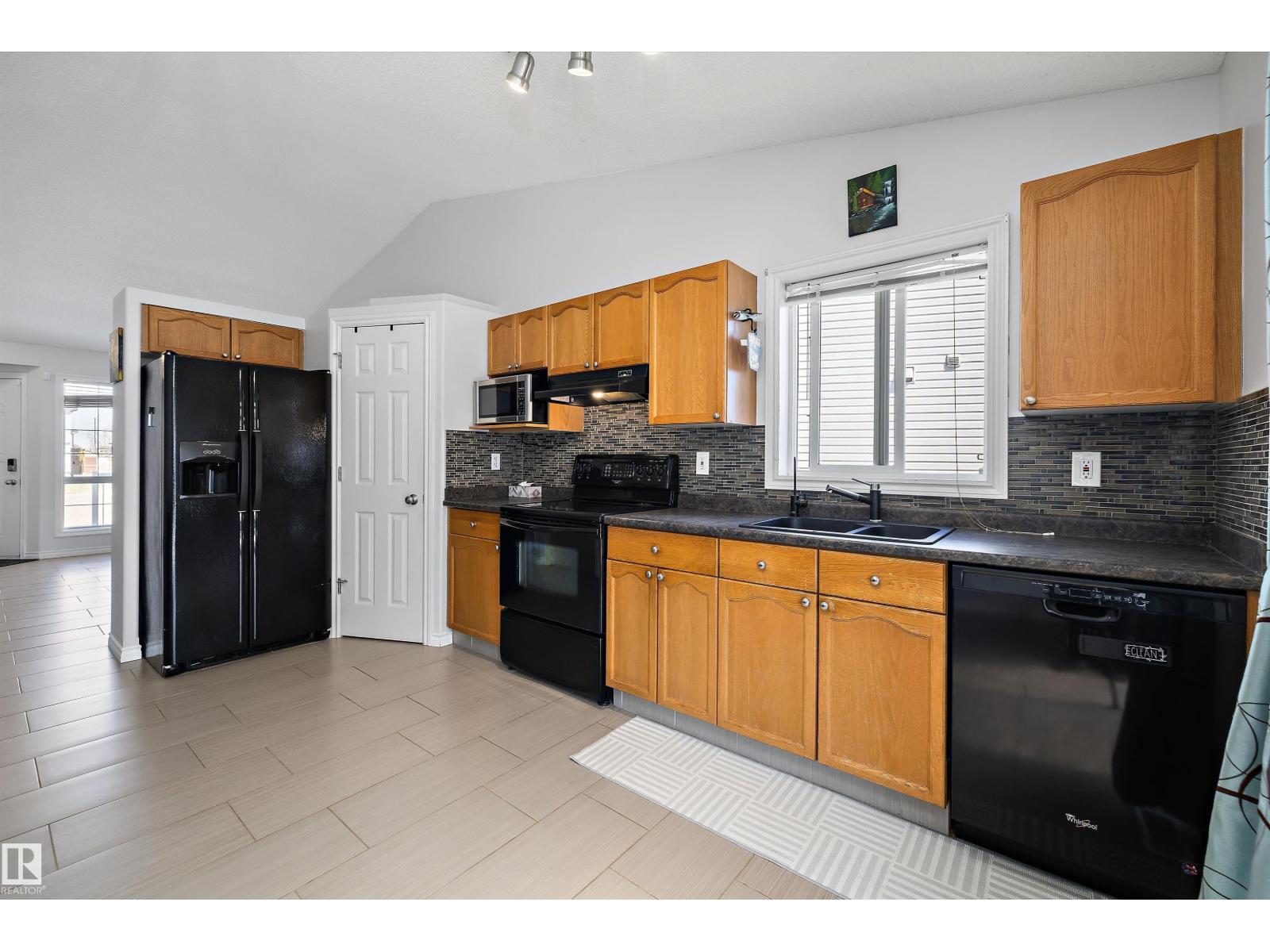 1811 37 Av Nw, Edmonton, Alberta  T6T 1S6 - Photo 11 - E4484867