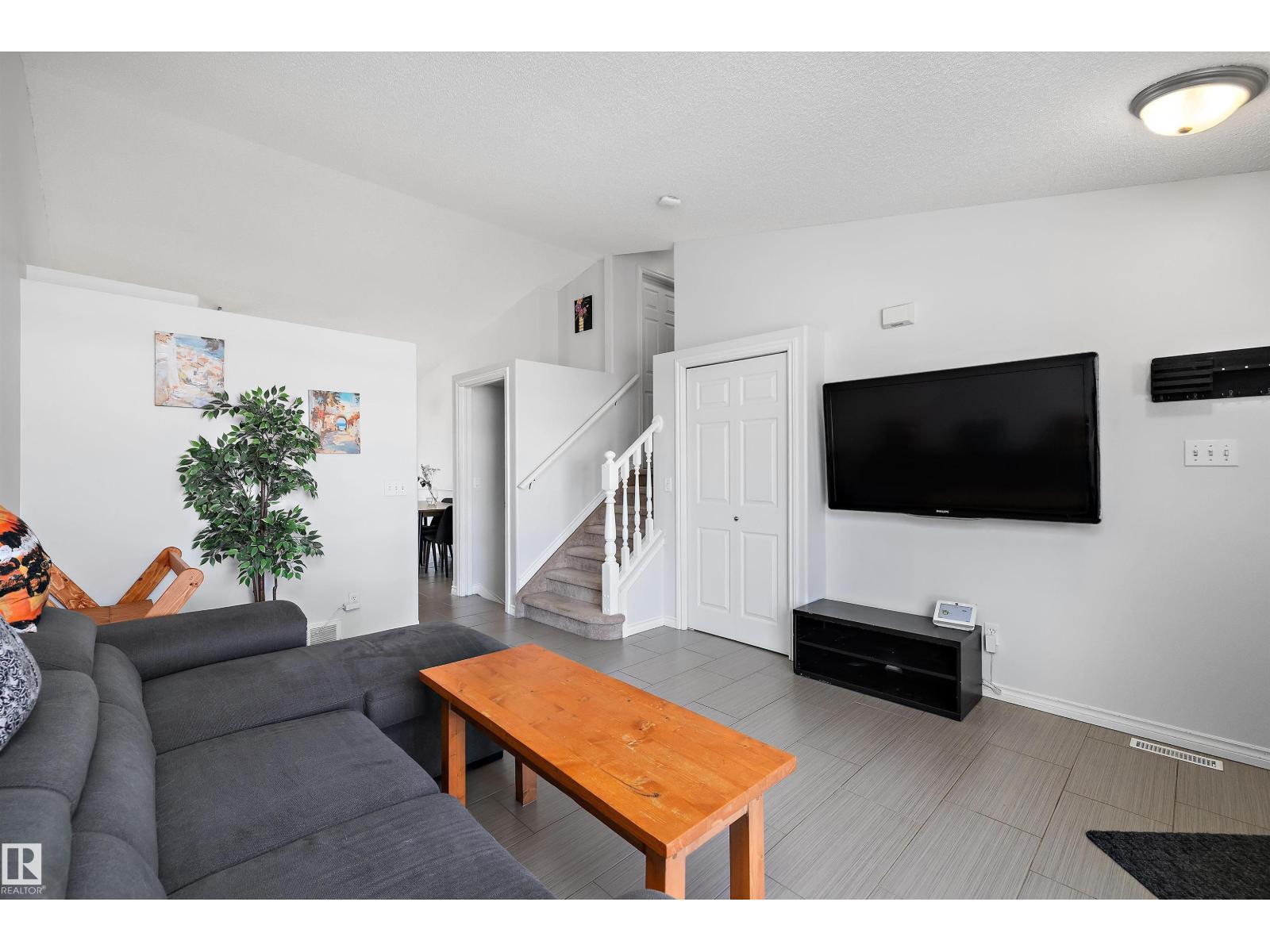 1811 37 Av Nw, Edmonton, Alberta  T6T 1S6 - Photo 5 - E4484867