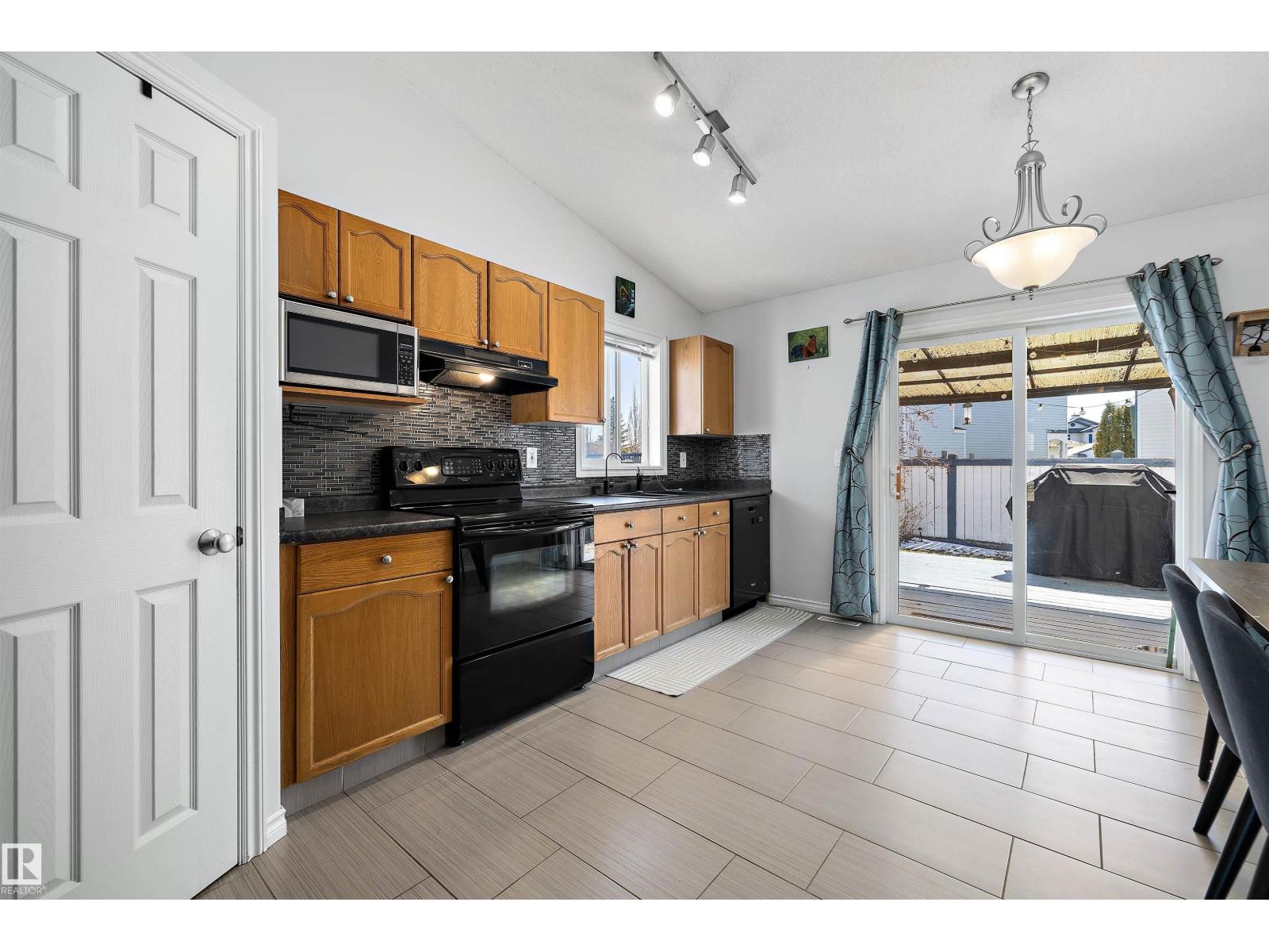 1811 37 Av Nw, Edmonton, Alberta  T6T 1S6 - Photo 7 - E4484867