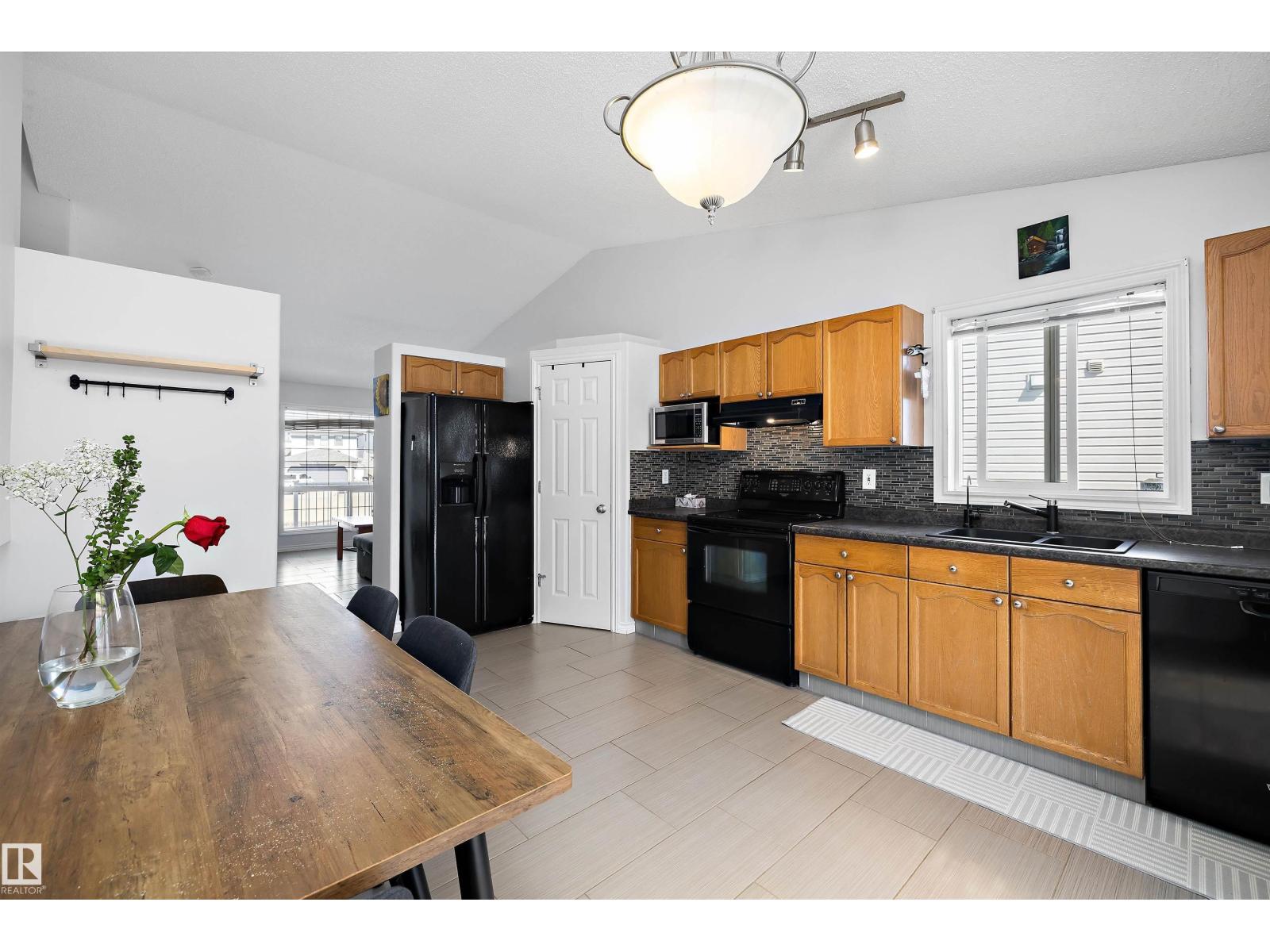1811 37 Av Nw, Edmonton, Alberta  T6T 1S6 - Photo 8 - E4484867