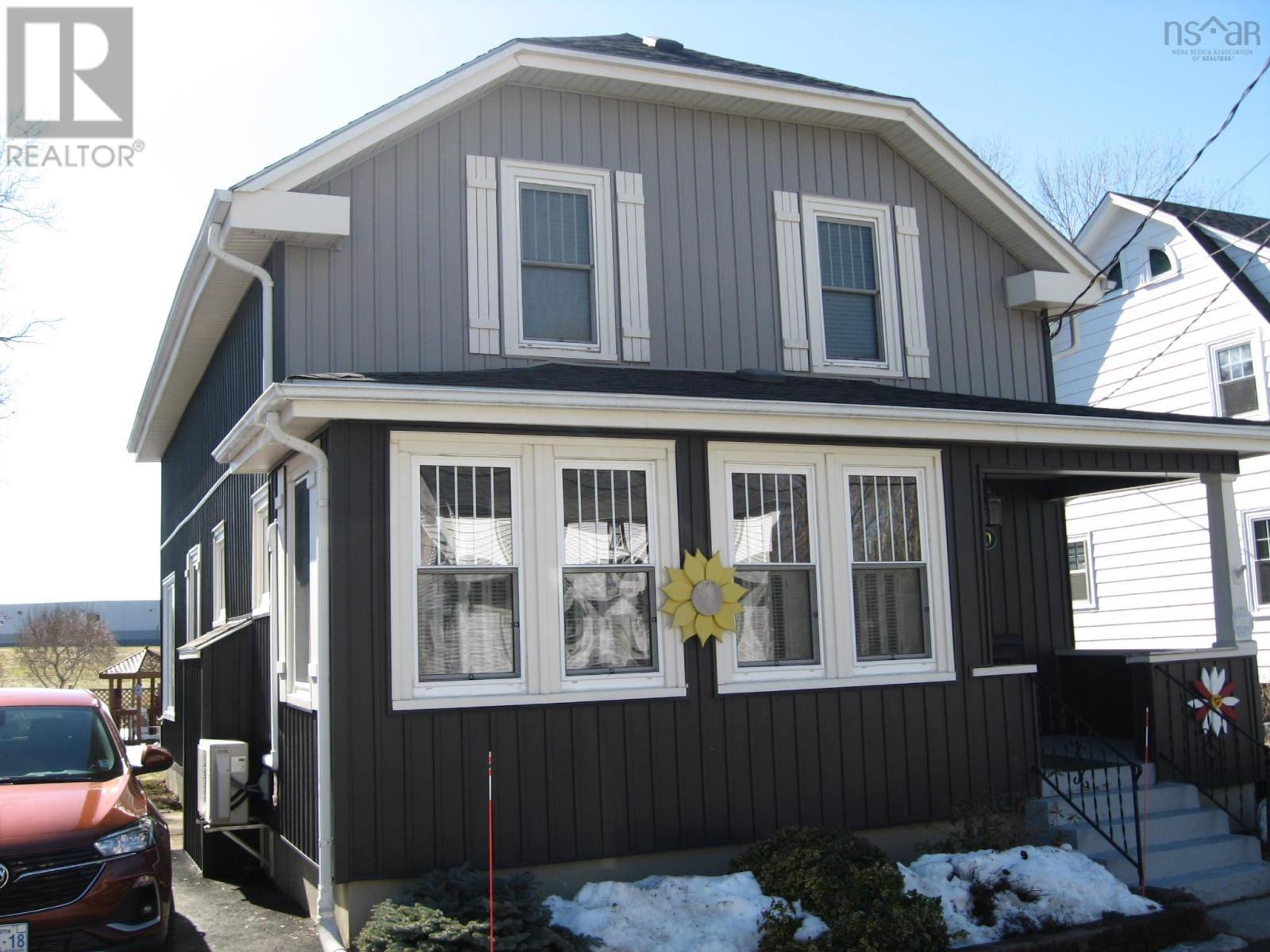 40 Park Street, Liverpool, Nova Scotia  B0T 1K0 - Photo 1 - 202604345