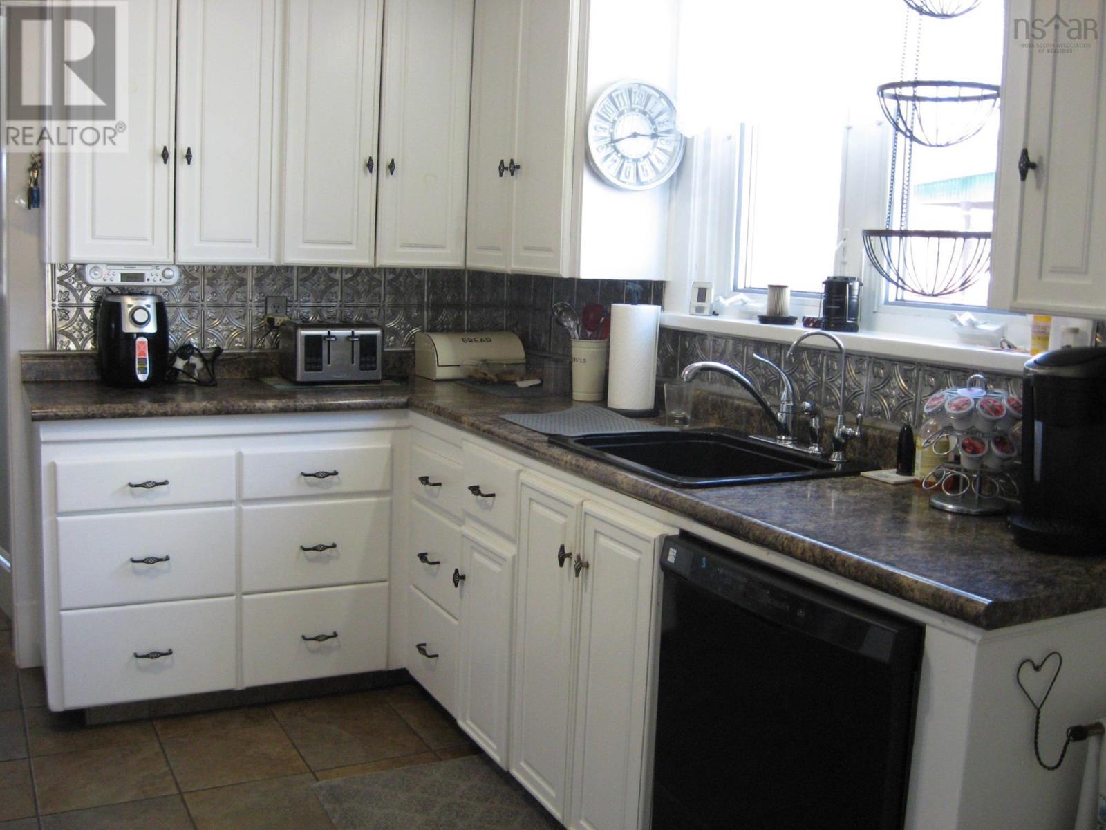 40 Park Street, Liverpool, Nova Scotia  B0T 1K0 - Photo 6 - 202604345