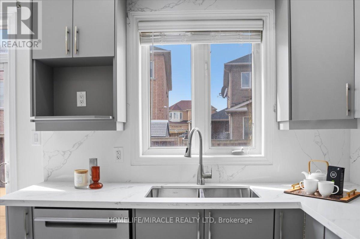 6 Prima Vista Court, Brampton, Ontario  L7A 3W8 - Photo 15 - W13062990