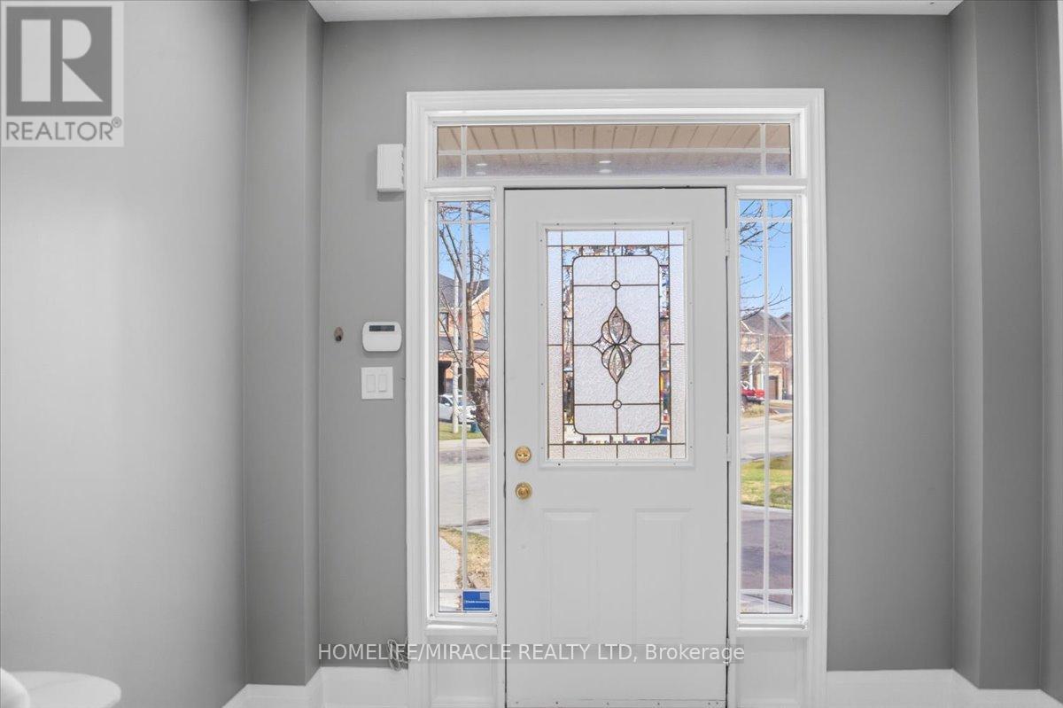 6 Prima Vista Court, Brampton, Ontario  L7A 3W8 - Photo 4 - W13062990