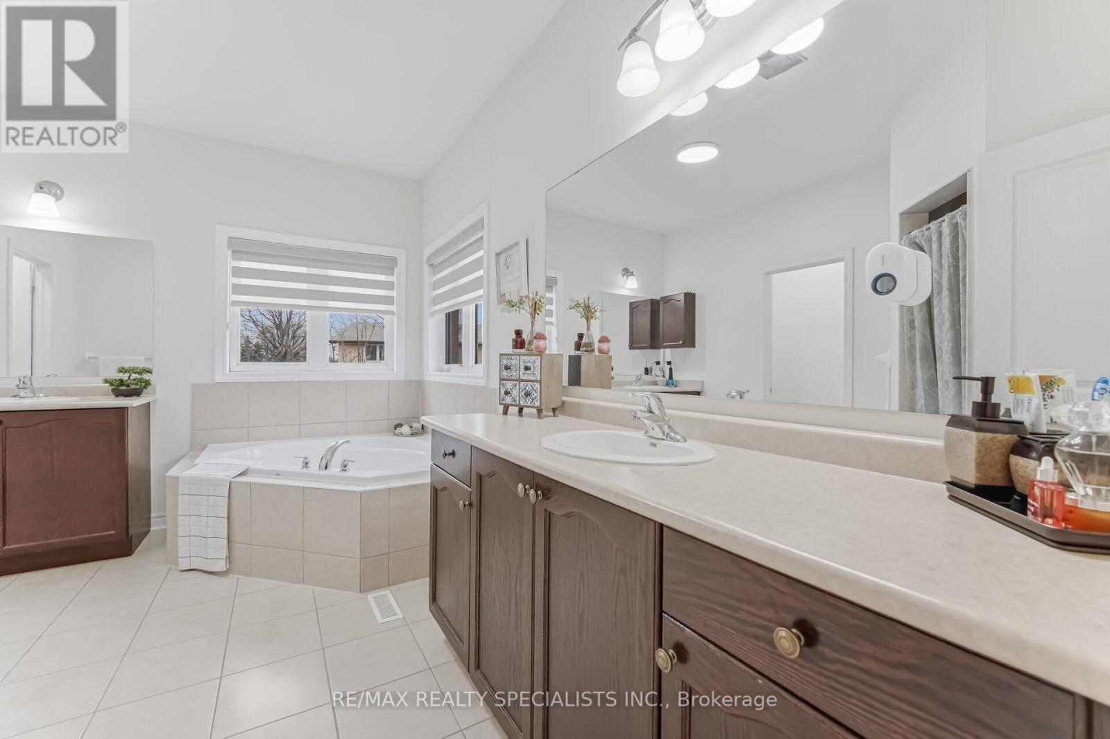 146 Lloyd Sanderson Drive, Brampton, Ontario  L6Y 0Z9 - Photo 17 - W13063050