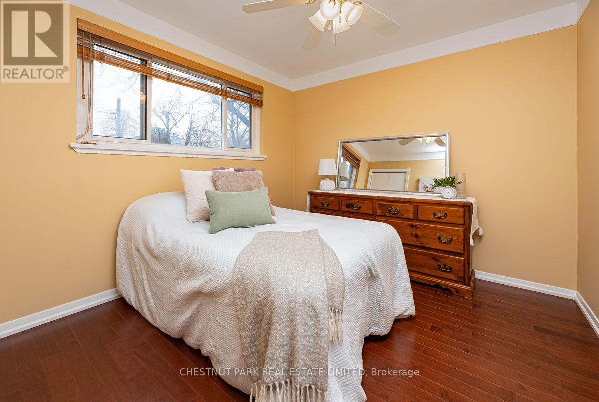 16 Vanderbrent Crescent, Toronto, Ontario  M9R 3W8 - Photo 10 - W13063092