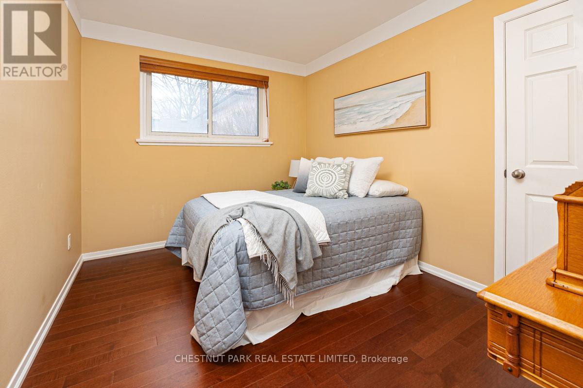 16 Vanderbrent Crescent, Toronto, Ontario  M9R 3W8 - Photo 11 - W13063092