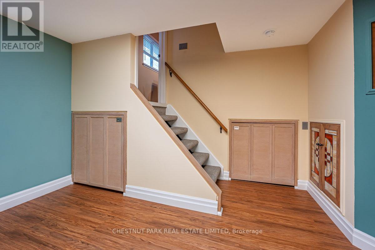 16 Vanderbrent Crescent, Toronto, Ontario  M9R 3W8 - Photo 13 - W13063092