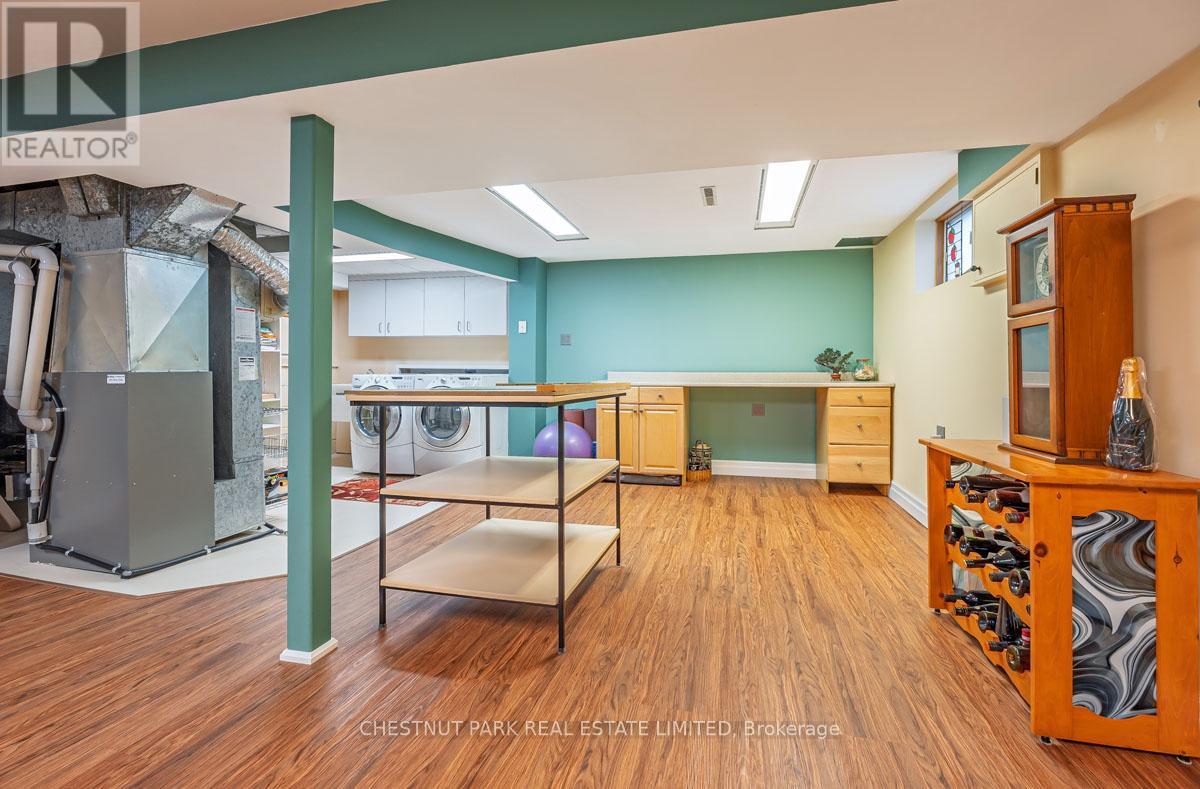 16 Vanderbrent Crescent, Toronto, Ontario  M9R 3W8 - Photo 16 - W13063092