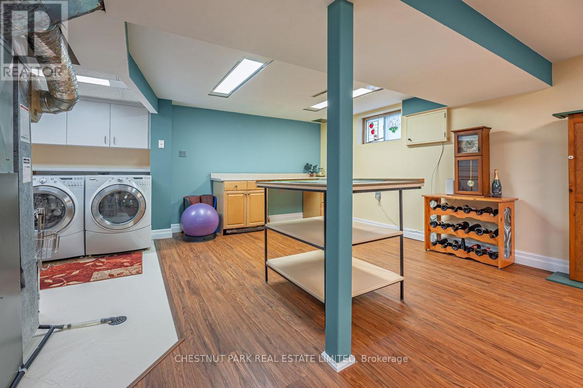 16 Vanderbrent Crescent, Toronto, Ontario  M9R 3W8 - Photo 17 - W13063092