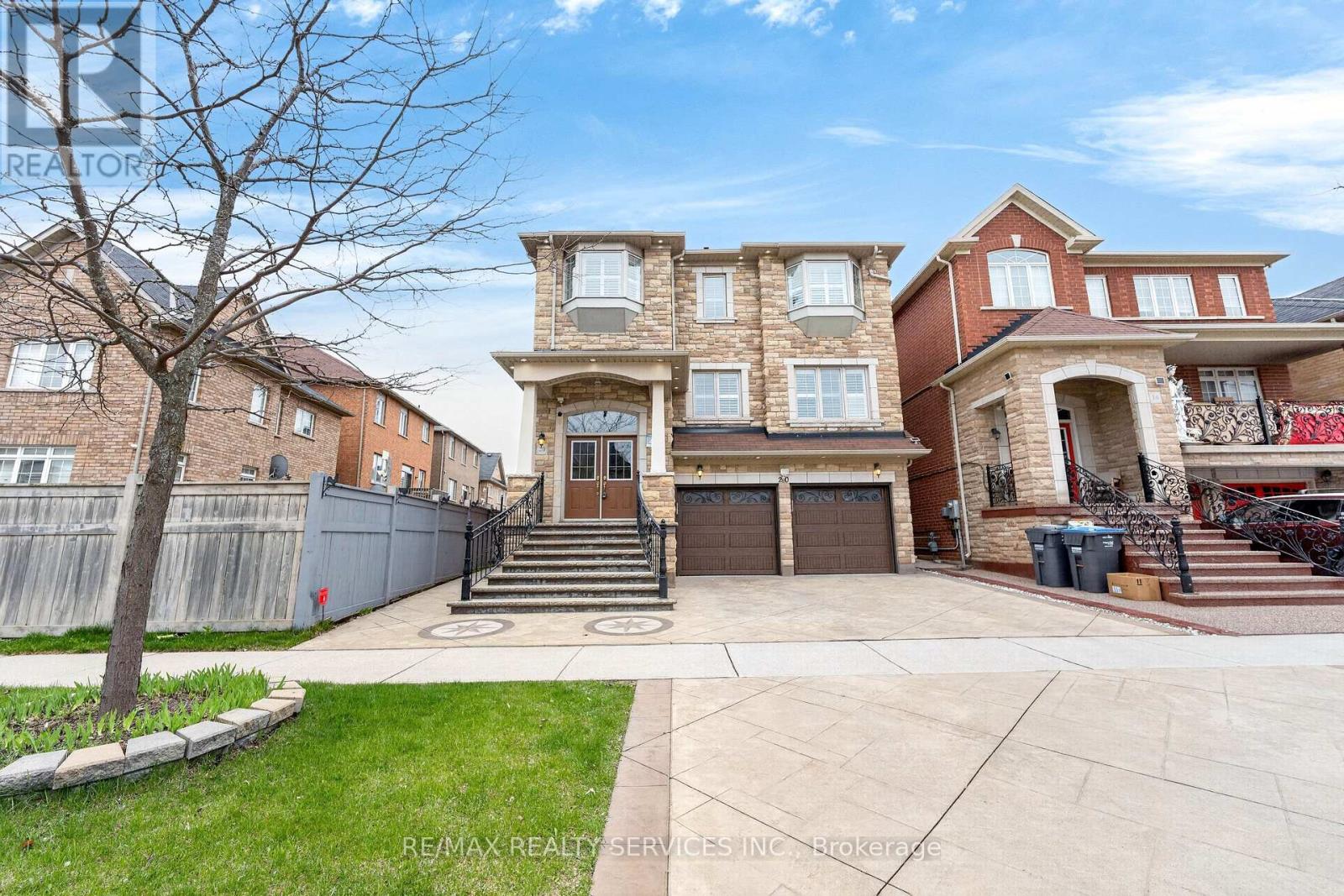 20 Maywood Street, Brampton, Ontario  L6Y 0W6 - Photo 3 - W13063106