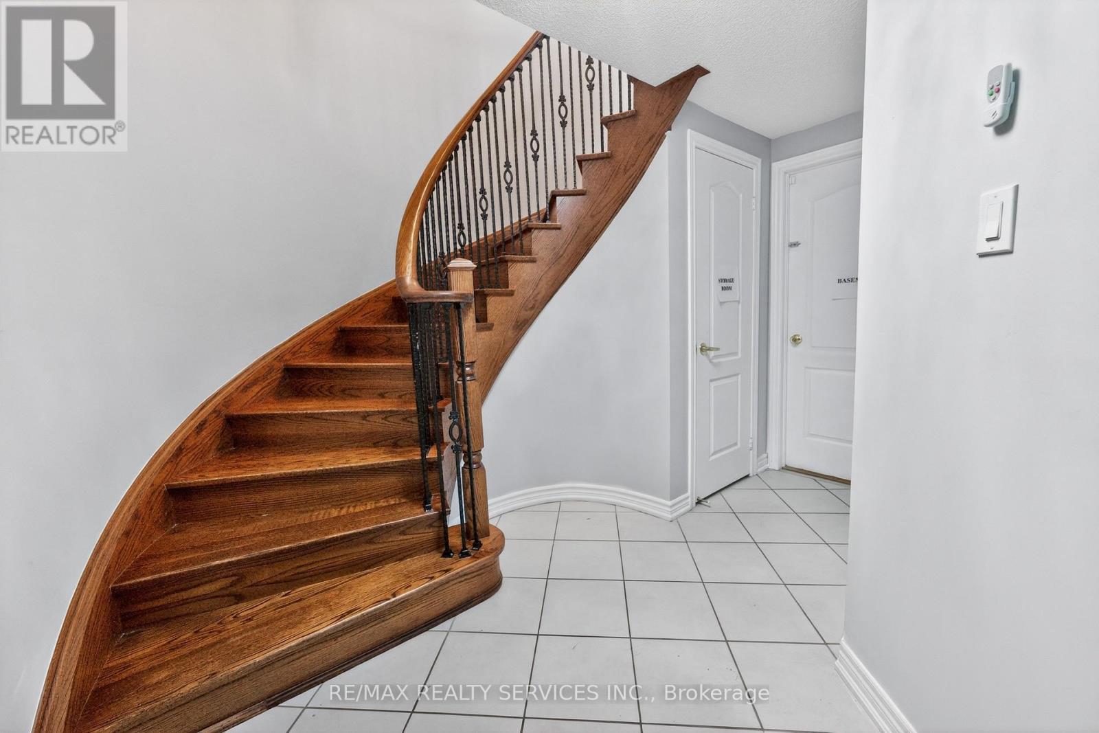 20 Maywood Street, Brampton, Ontario  L6Y 0W6 - Photo 38 - W13063106
