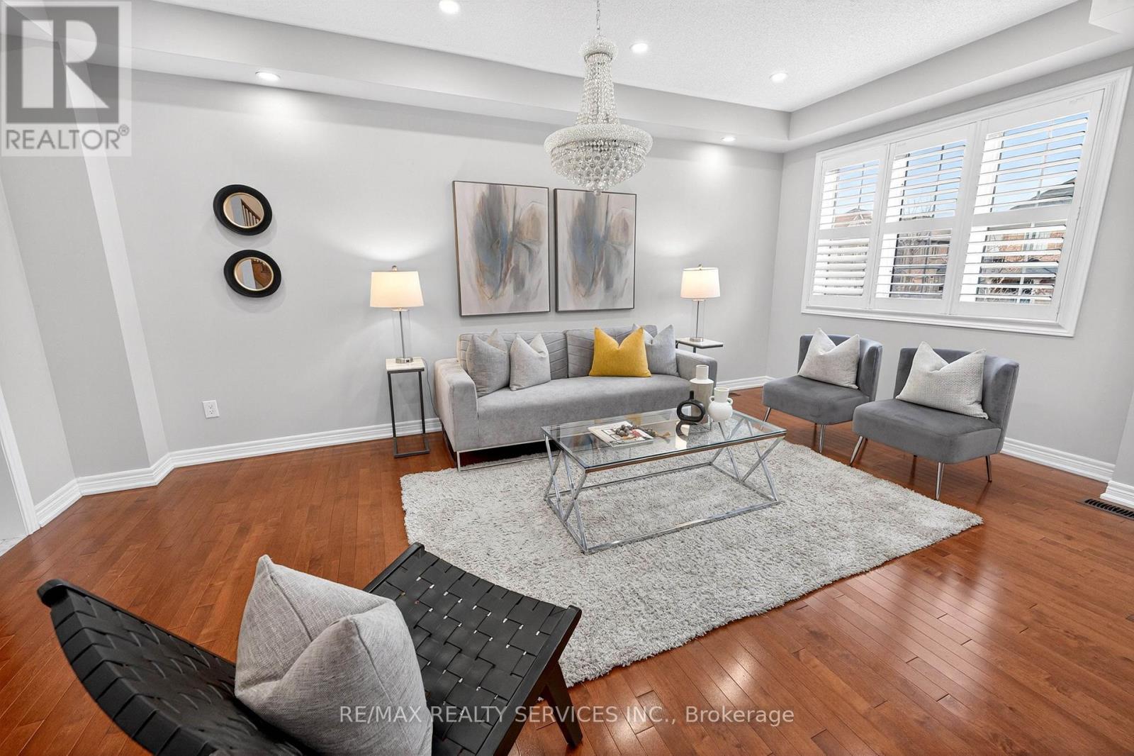 20 Maywood Street, Brampton, Ontario  L6Y 0W6 - Photo 8 - W13063106