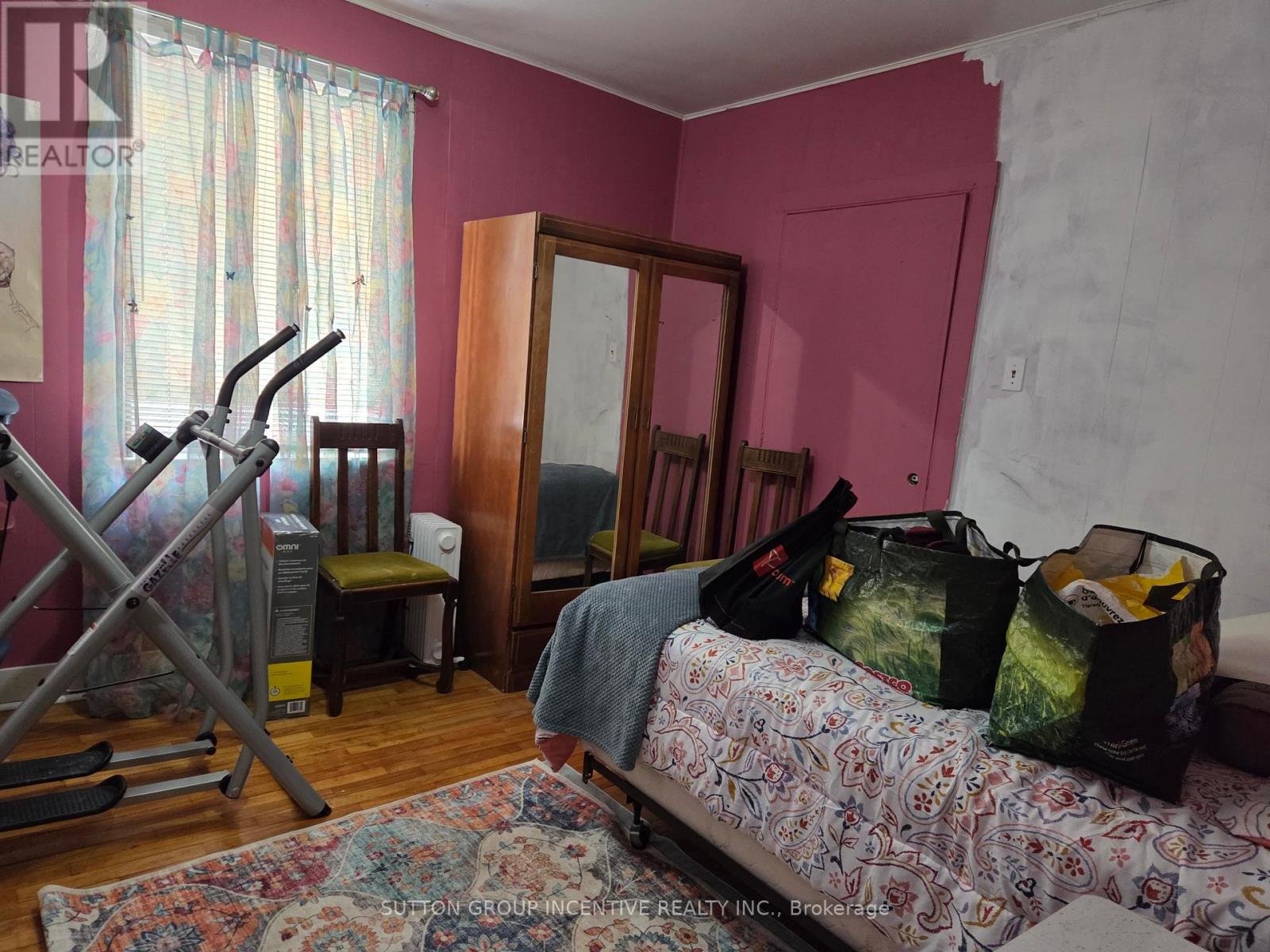 52 Mcdonald Street, Barrie, Ontario  L4M 1P3 - Photo 3 - S12791546