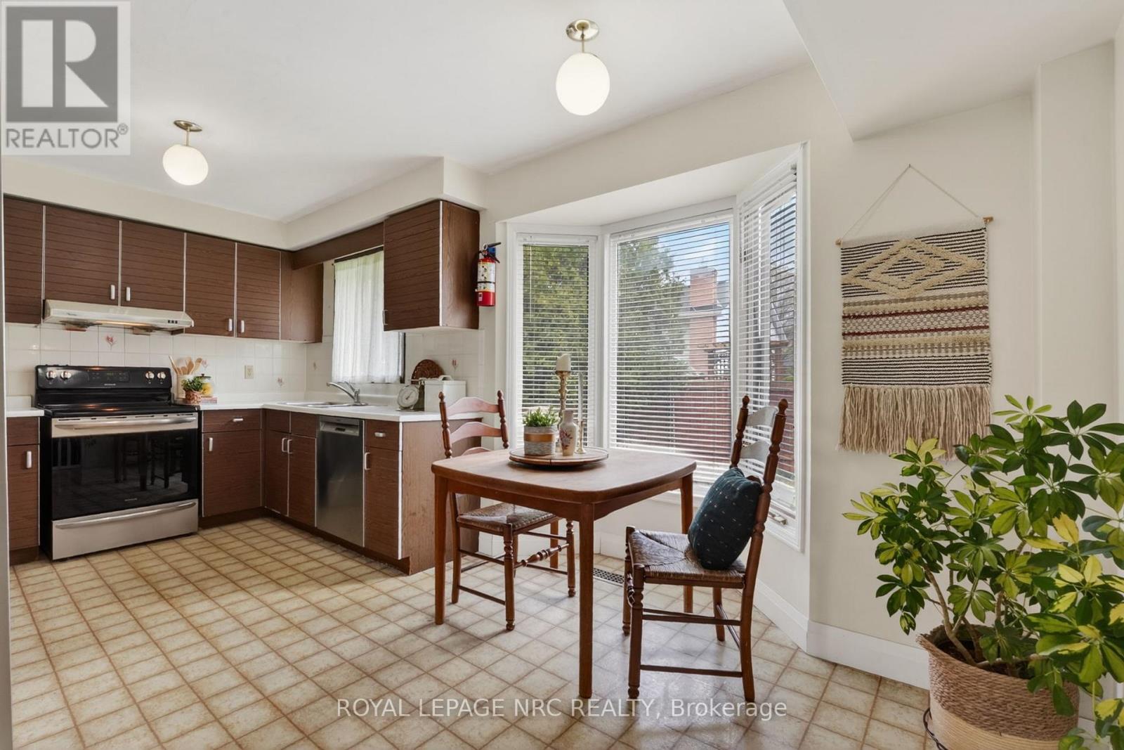 4502 Green Meadow Boulevard, Lincoln, Ontario  L0R 1B5 - Photo 11 - X13063148
