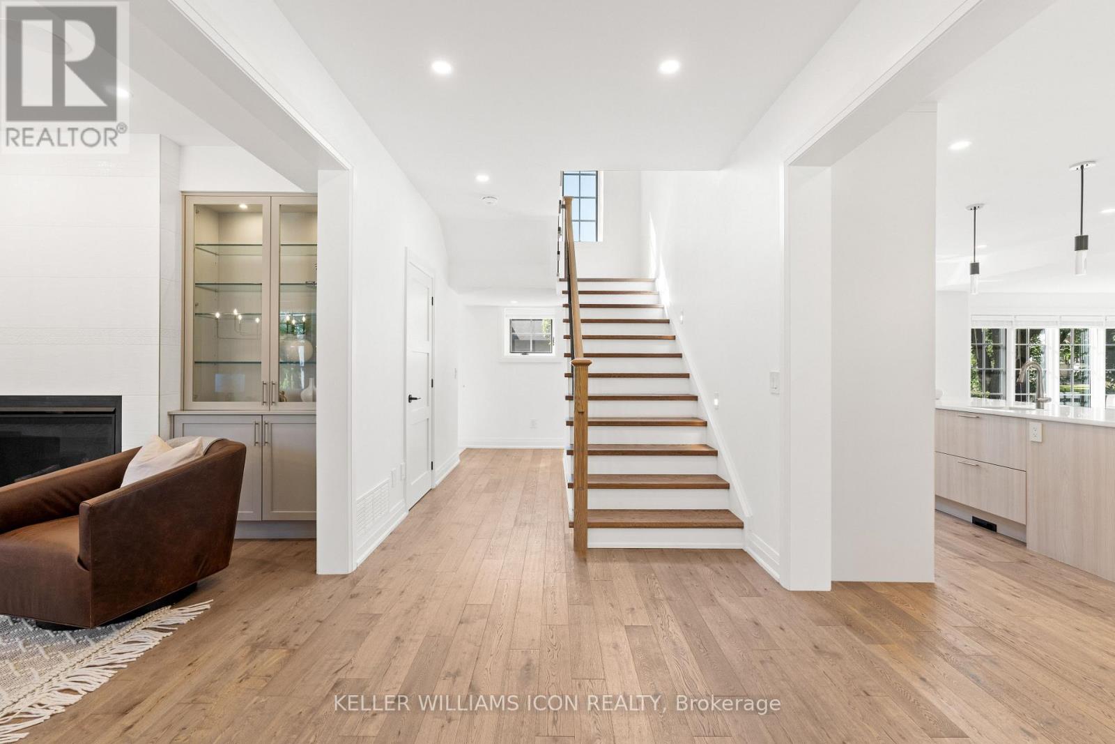 320 Hillcrest Road, Ottawa, Ontario  K1M 0J6 - Photo 6 - X12669914