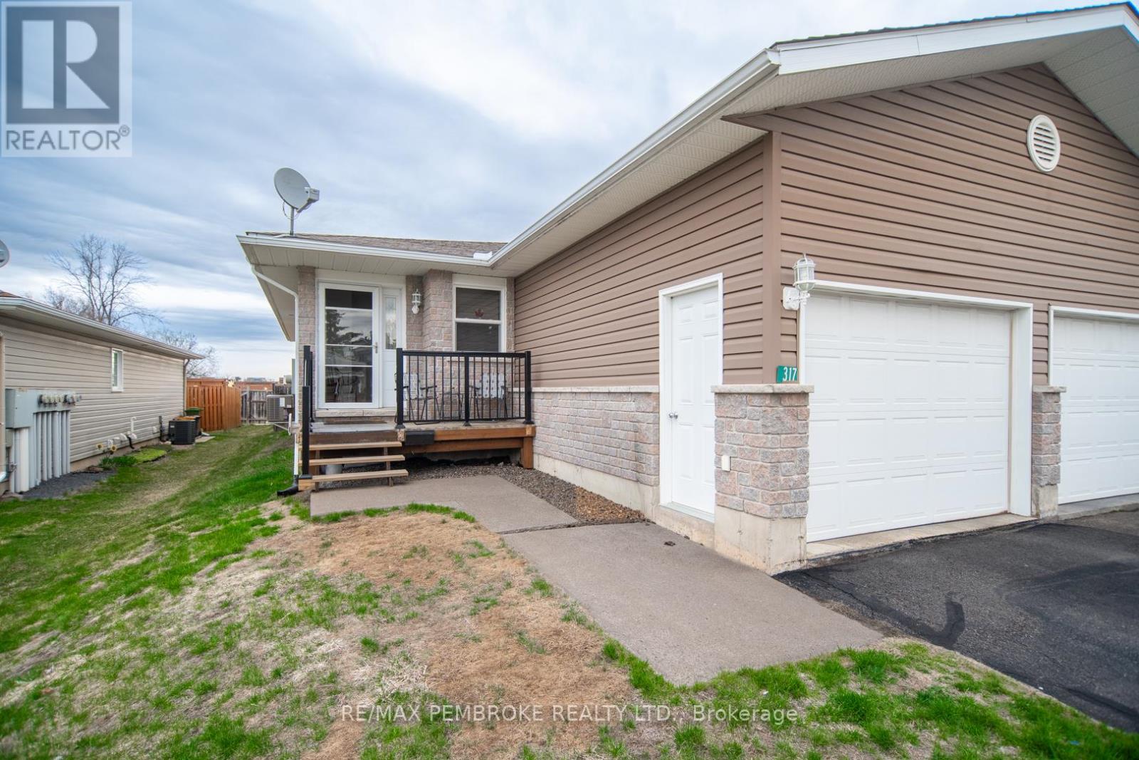317 MATHESON DRIVE, Pembroke, Ontario