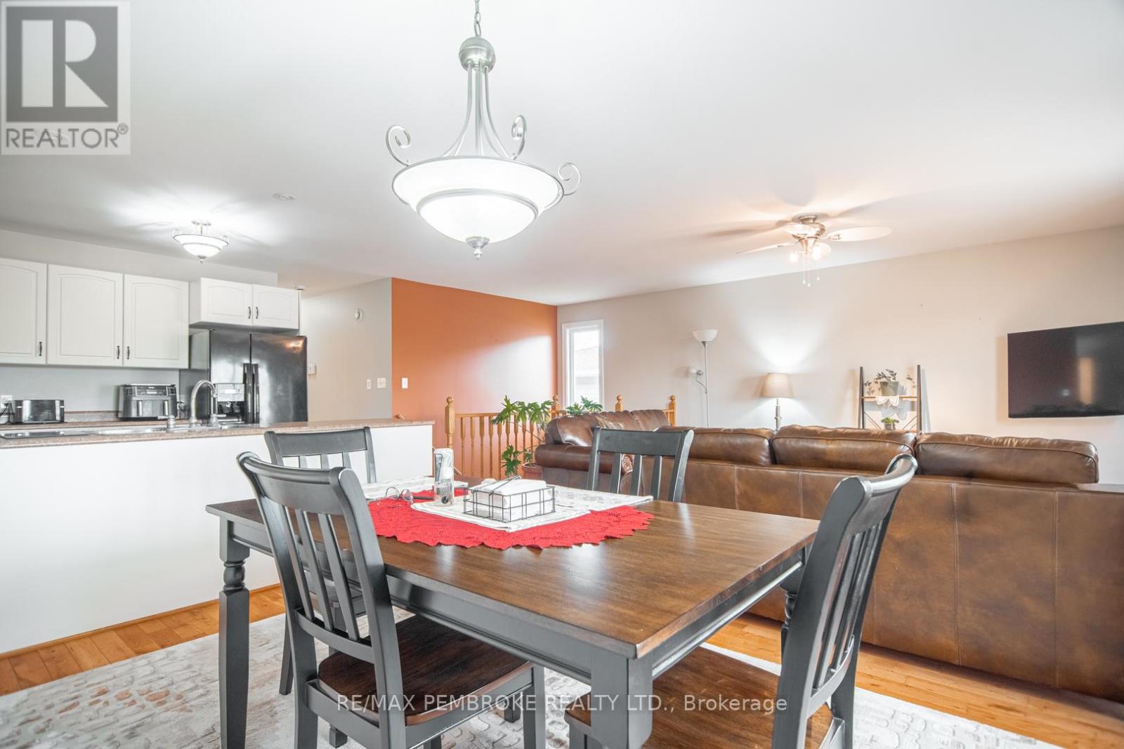 317 Matheson Drive, Pembroke, Ontario  K8A 8L2 - Photo 11 - X13063400