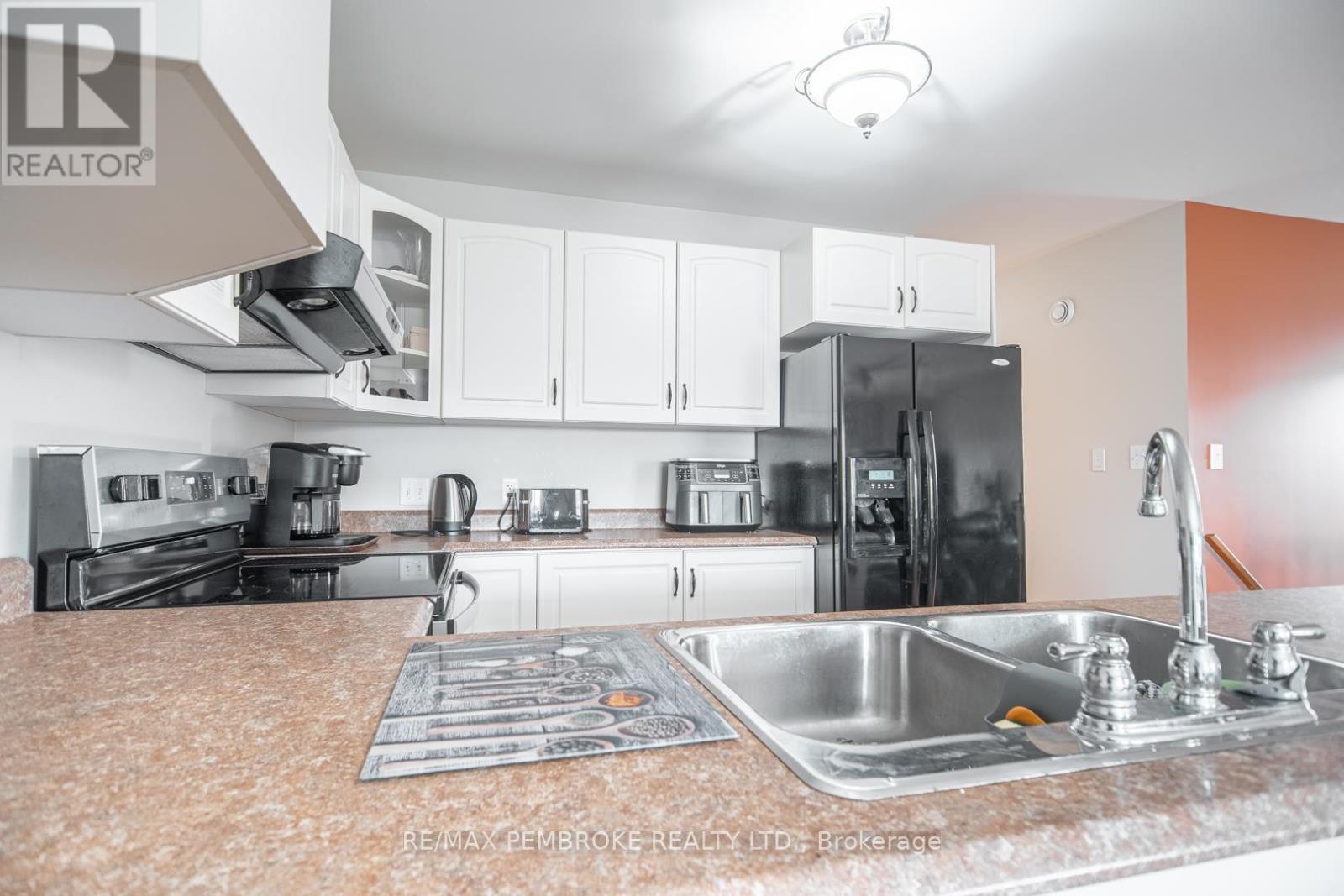 317 Matheson Drive, Pembroke, Ontario  K8A 8L2 - Photo 6 - X13063400