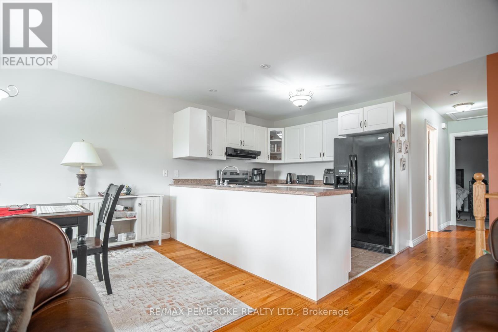 317 Matheson Drive, Pembroke, Ontario  K8A 8L2 - Photo 7 - X13063400