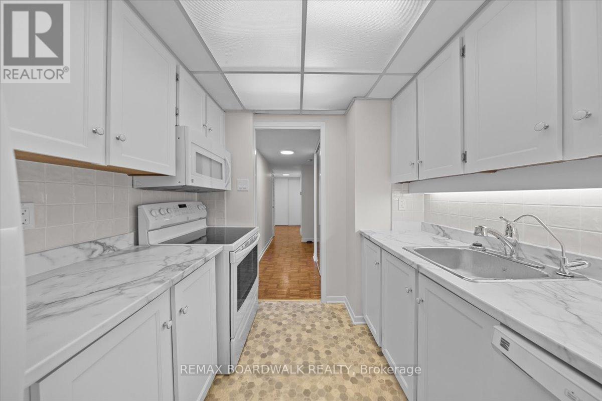 702 - 20 The Driveway Drive, Ottawa, Ontario  K2P 1C8 - Photo 7 - X13063554