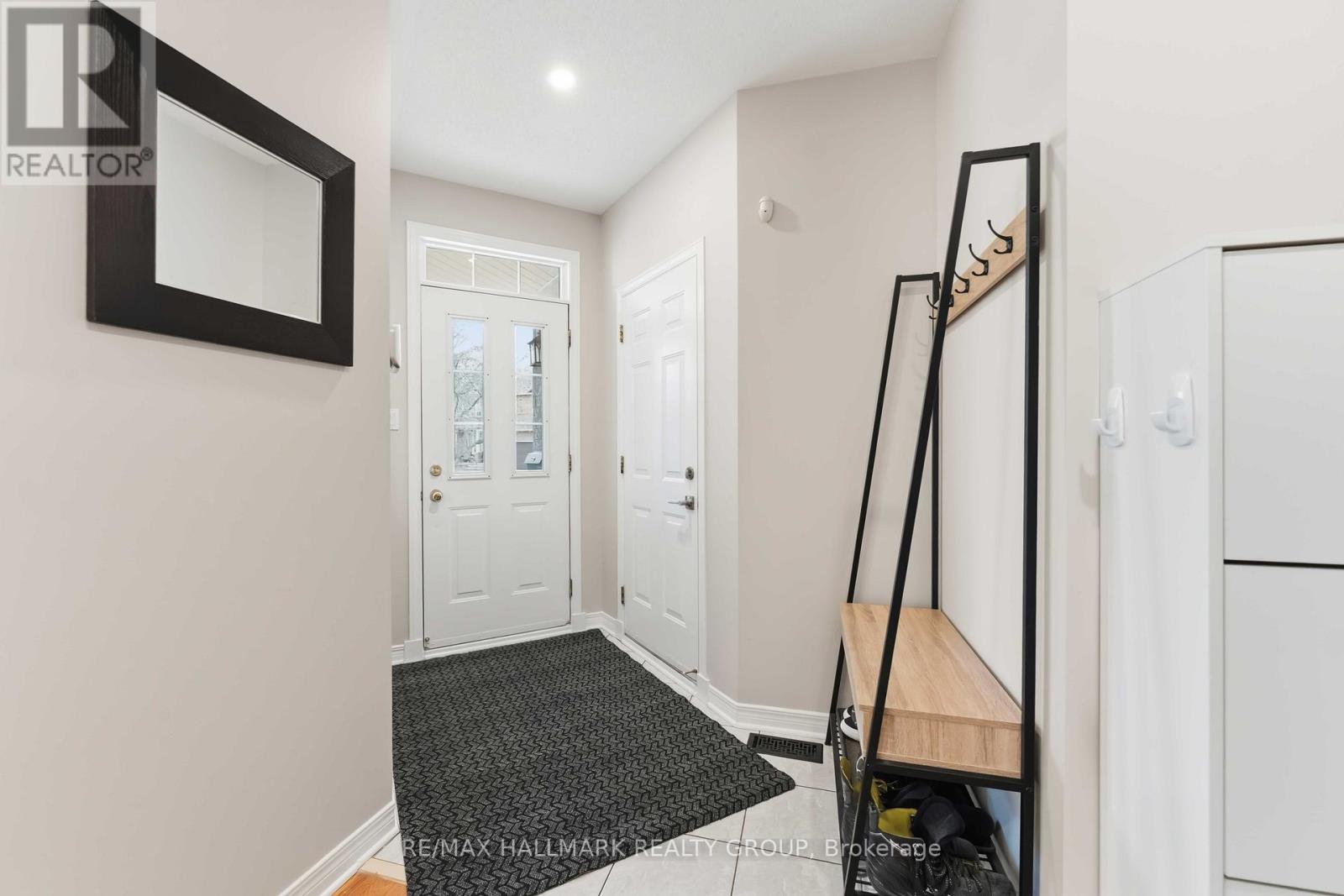 22 Oak Grove Street, Ottawa, Ontario  K2G 6R4 - Photo 4 - X13063560