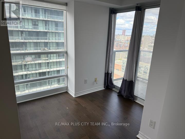 2812 - 763 Bay Street, Toronto, Ontario  M5G 2R3 - Photo 13 - C12991408
