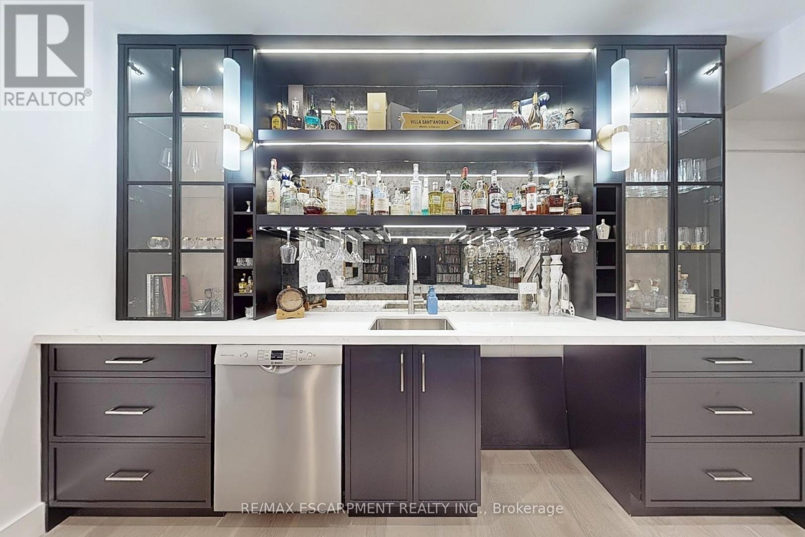 977 Gorton Avenue, Burlington, Ontario  L7T 1S6 - Photo 36 - W12996426