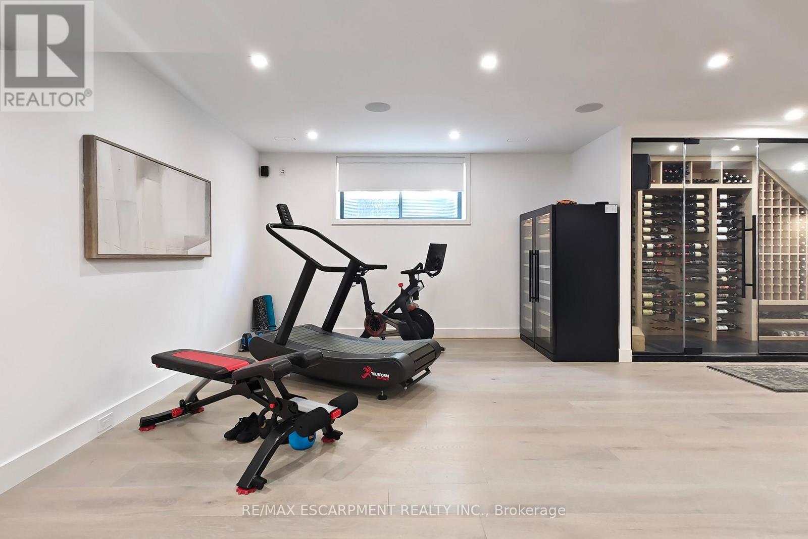 977 Gorton Avenue, Burlington, Ontario  L7T 1S6 - Photo 37 - W12996426