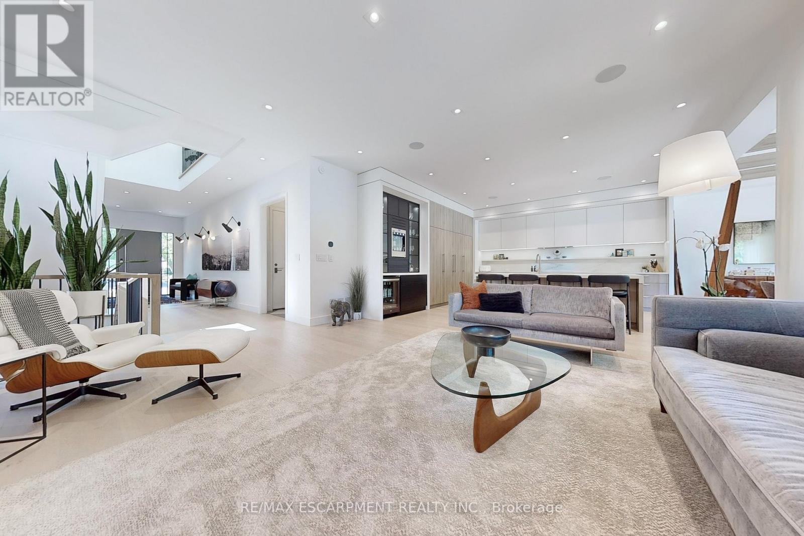 977 Gorton Avenue, Burlington, Ontario  L7T 1S6 - Photo 9 - W12996426