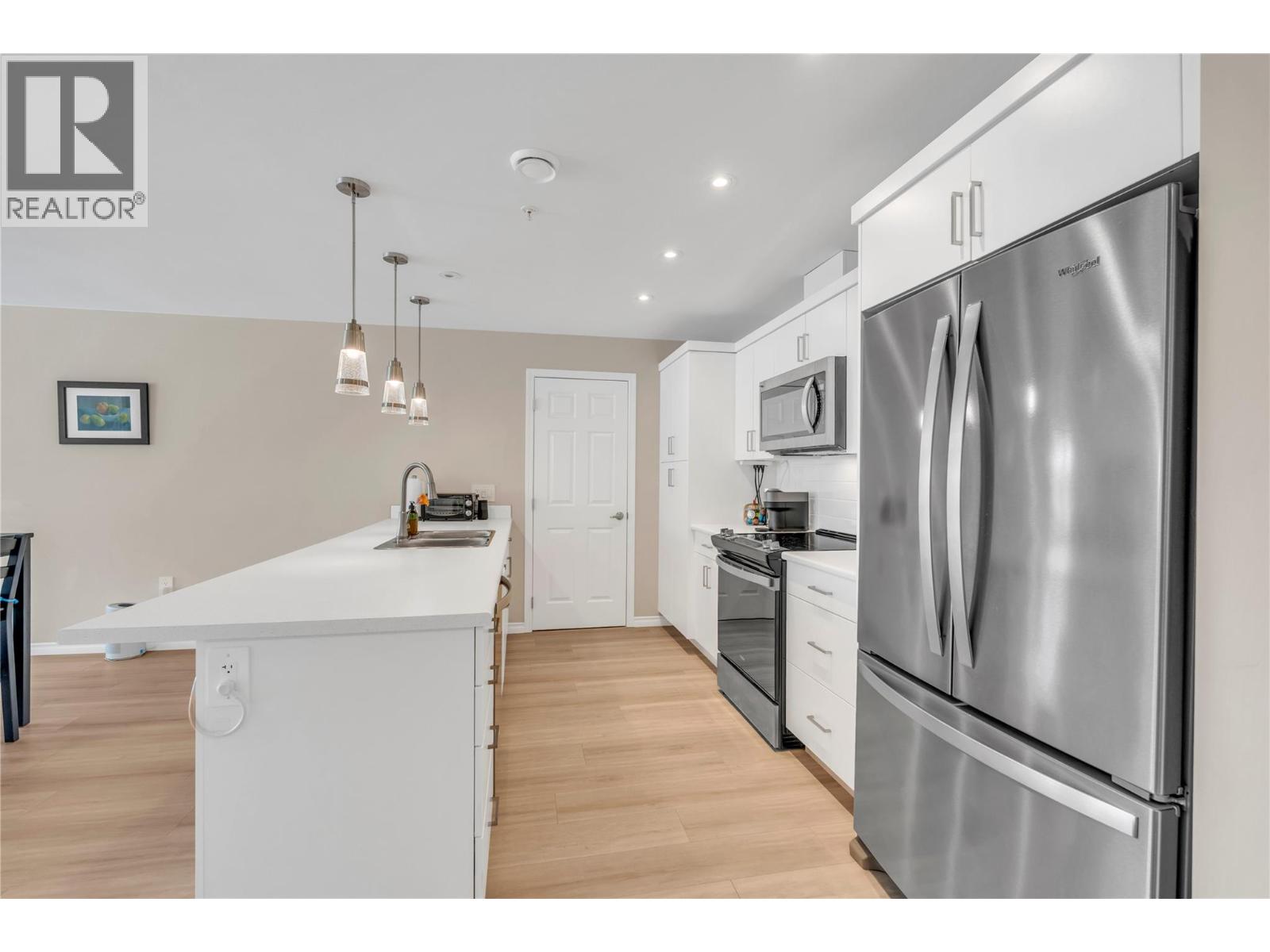 3362 Skaha Lake Road Unit# 306, Penticton, British Columbia  V2A 0J2 - Photo 3 - 10385324