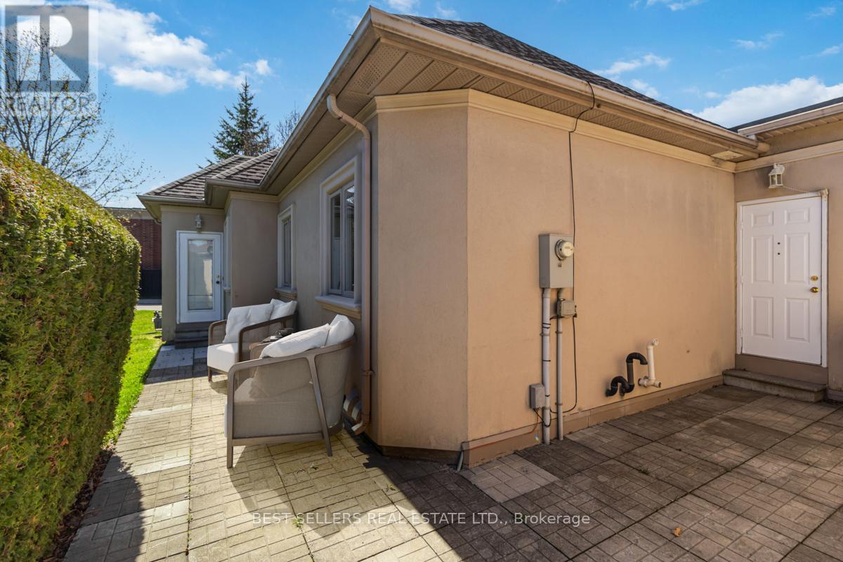 1 - 1 Ferndown Crescent, Brampton, Ontario  L6P 1C3 - Photo 37 - W13052960