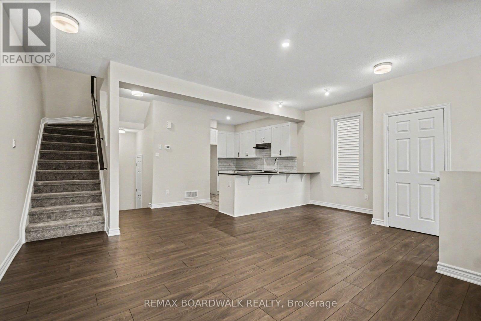 83 Ryan Reynolds Way, Ottawa, Ontario  K4A 5T4 - Photo 3 - X13060902