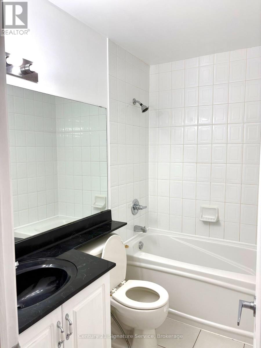 209 - 33 Elm Drive W, Mississauga, Ontario  L5B 4M2 - Photo 8 - W13053340