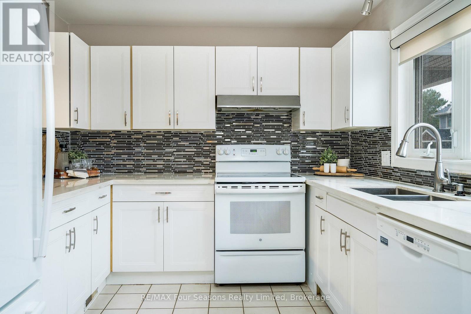 25 - 25 Starboard Road, Collingwood, Ontario  L9Y 5C8 - Photo 30 - S13063378