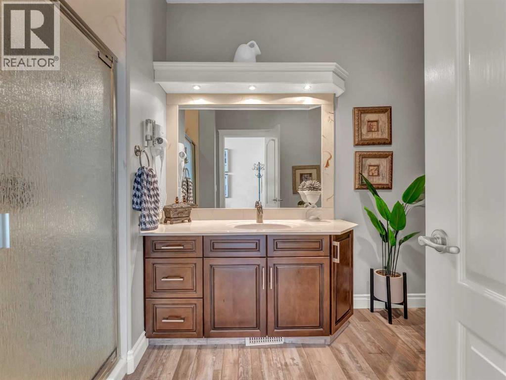 24 Palisades Mews NE, Medicine Hat, Alberta  T1C 2B5 - Photo 22 - A2294617