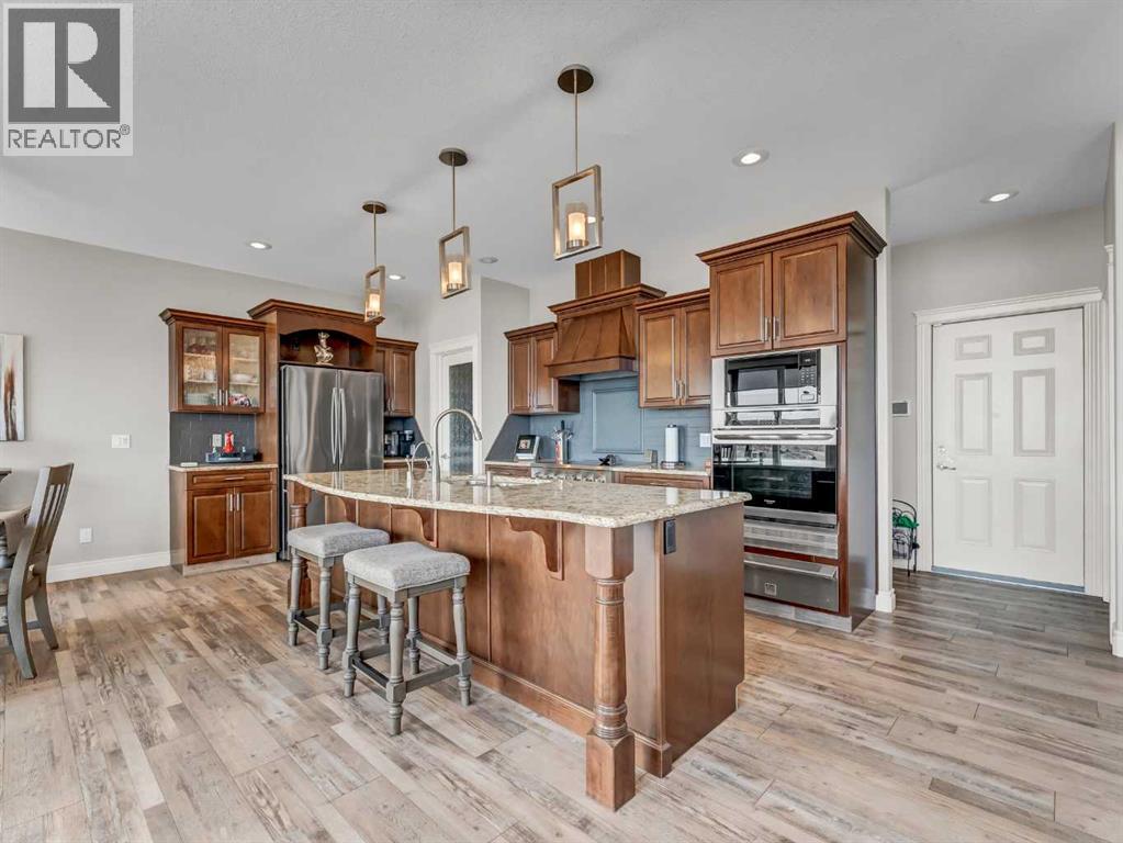 24 Palisades Mews NE, Medicine Hat, Alberta  T1C 2B5 - Photo 10 - A2294617